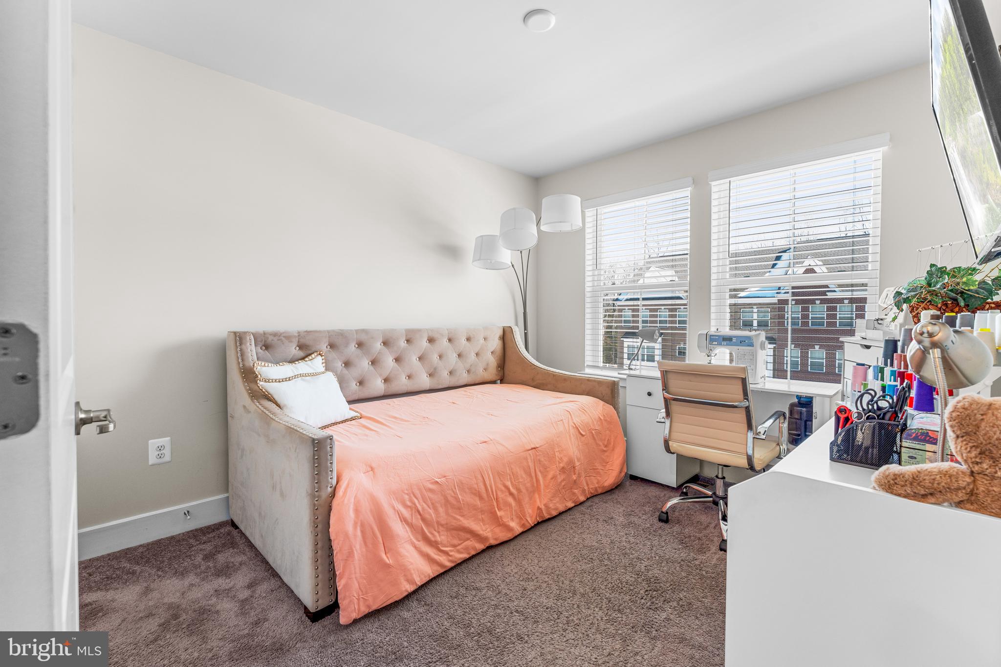 WHITE PLAINS - Residential