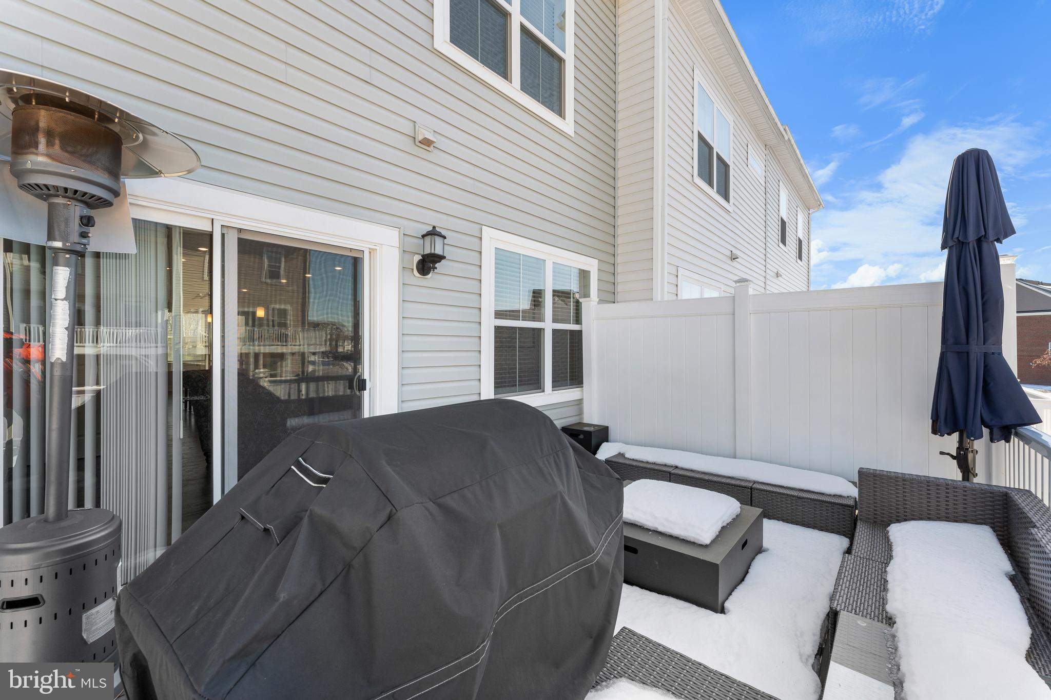 WHITE PLAINS - Residential