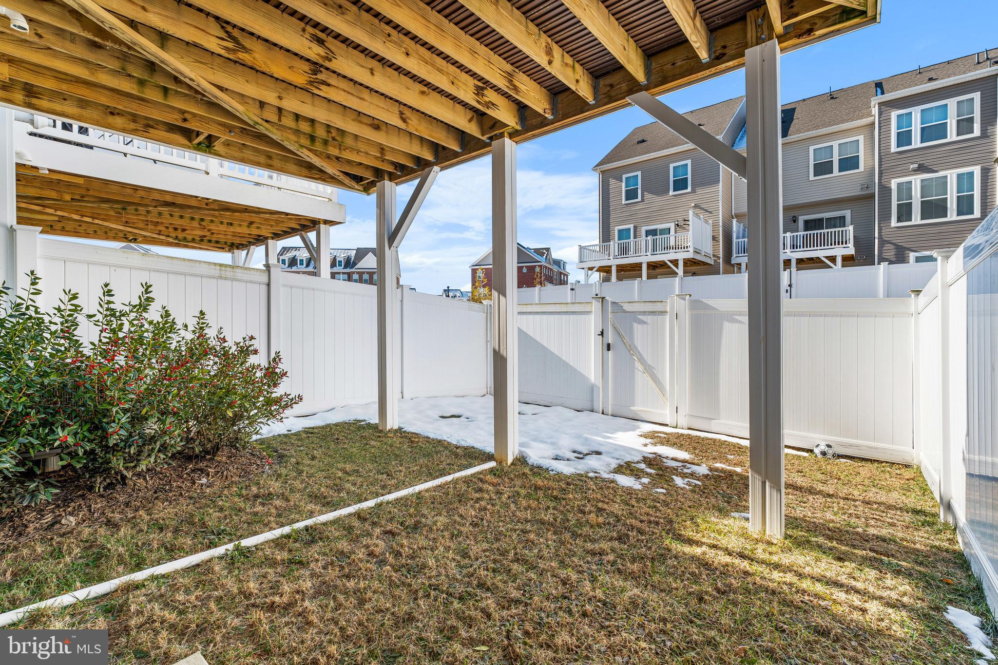 WHITE PLAINS - Residential