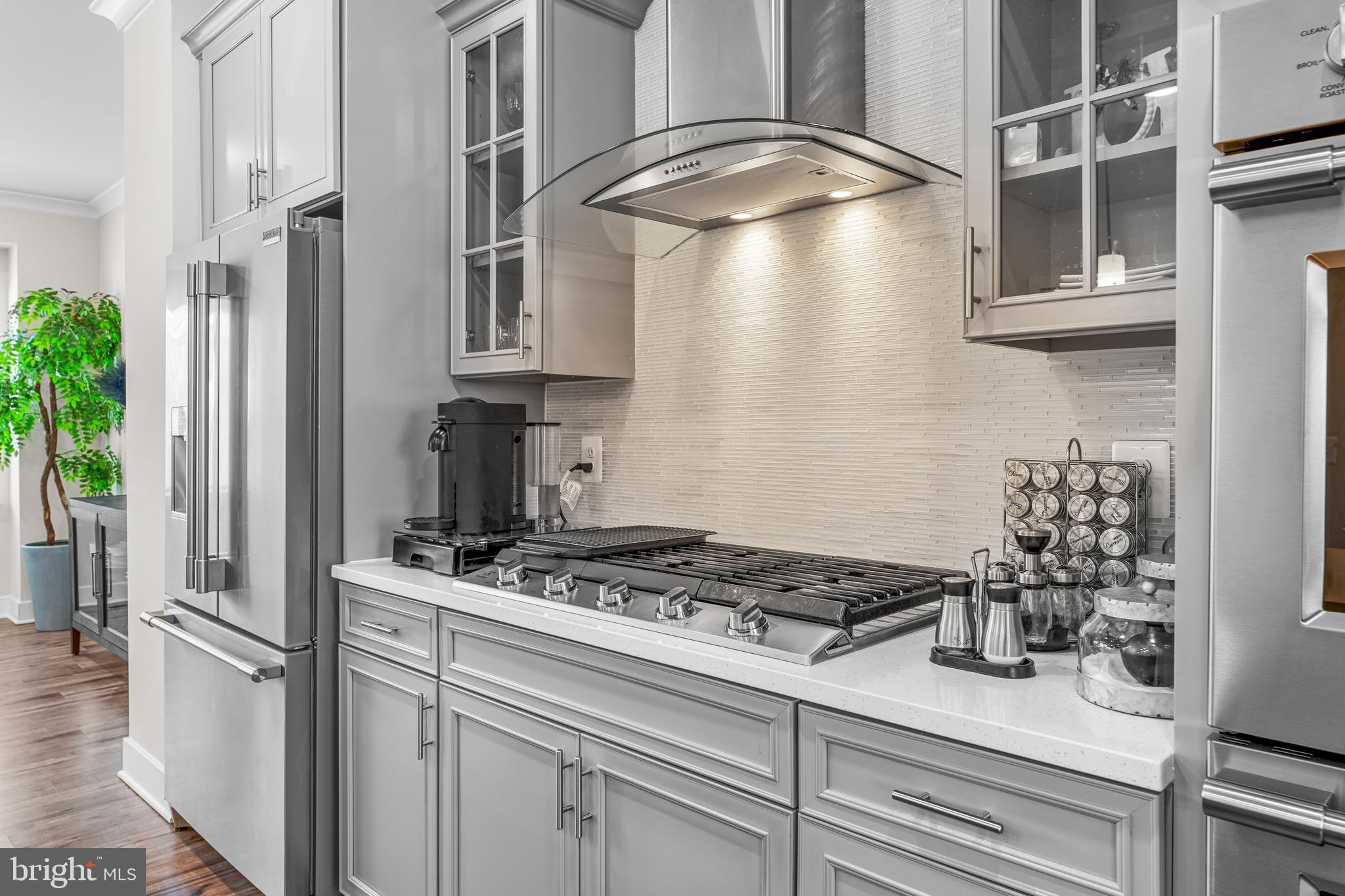 WHITE PLAINS - Residential