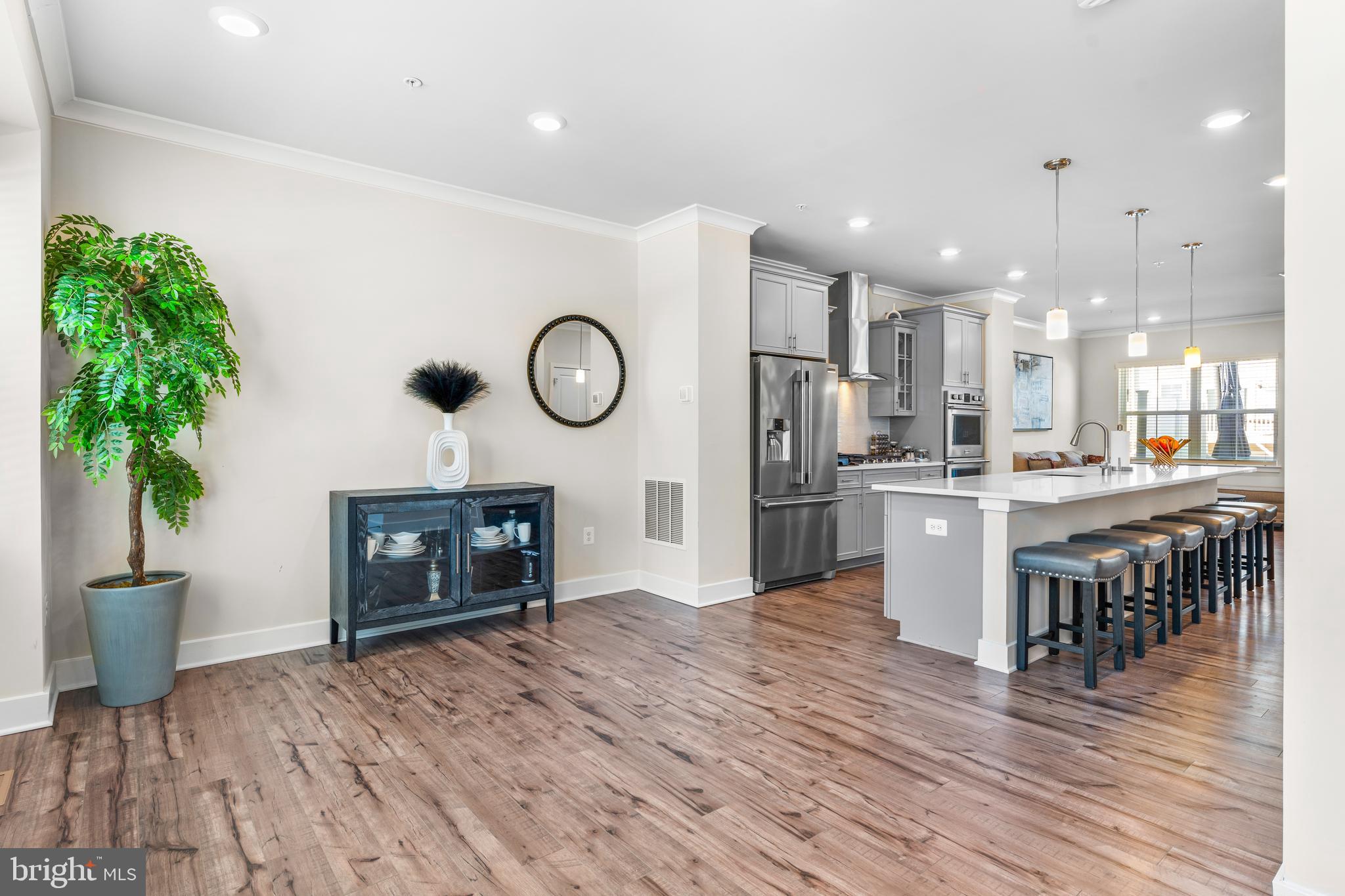 WHITE PLAINS - Residential