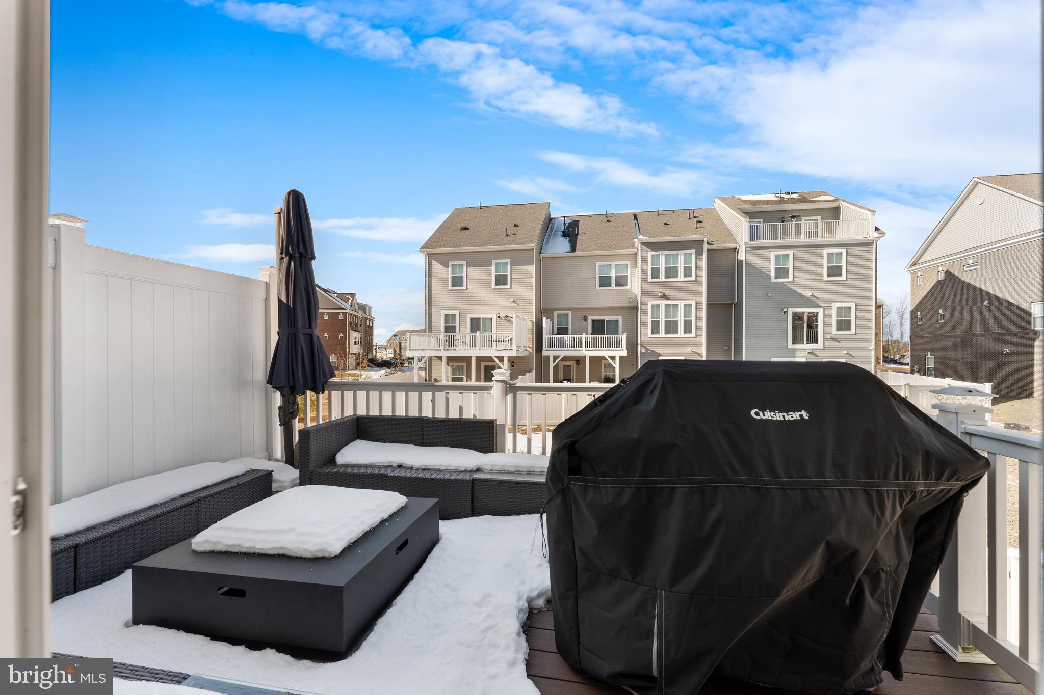 WHITE PLAINS - Residential