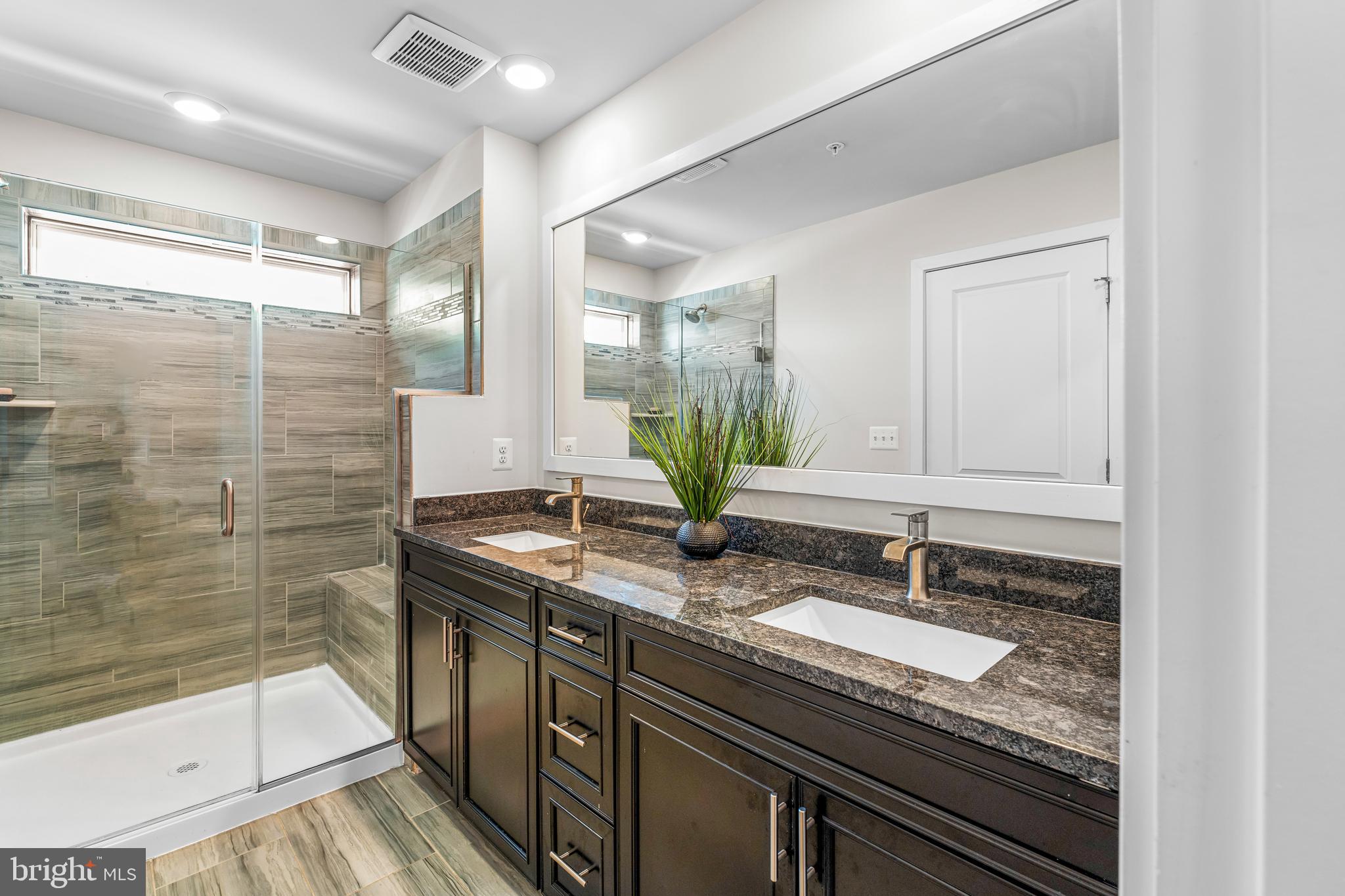 WHITE PLAINS - Residential