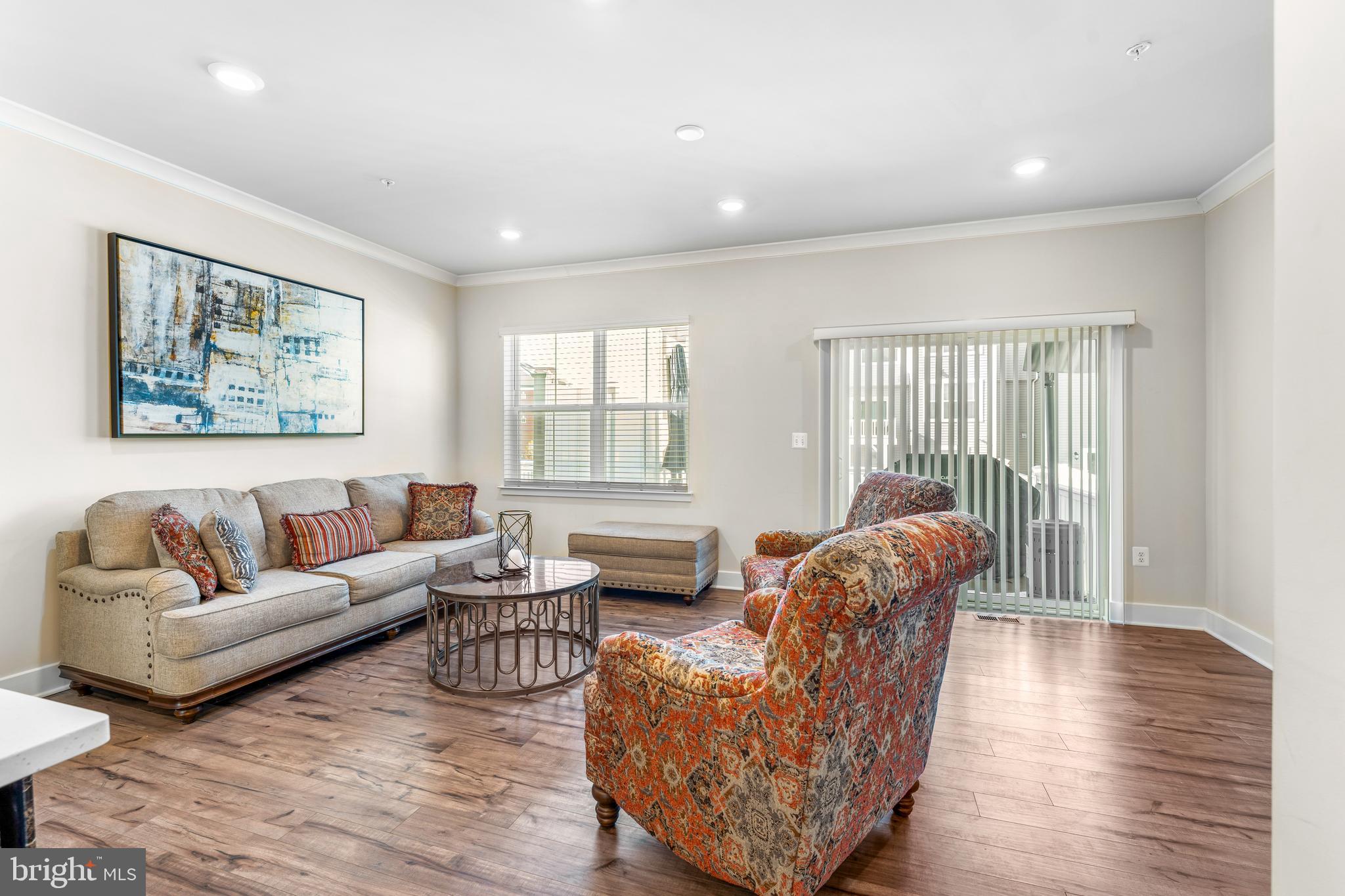 WHITE PLAINS - Residential