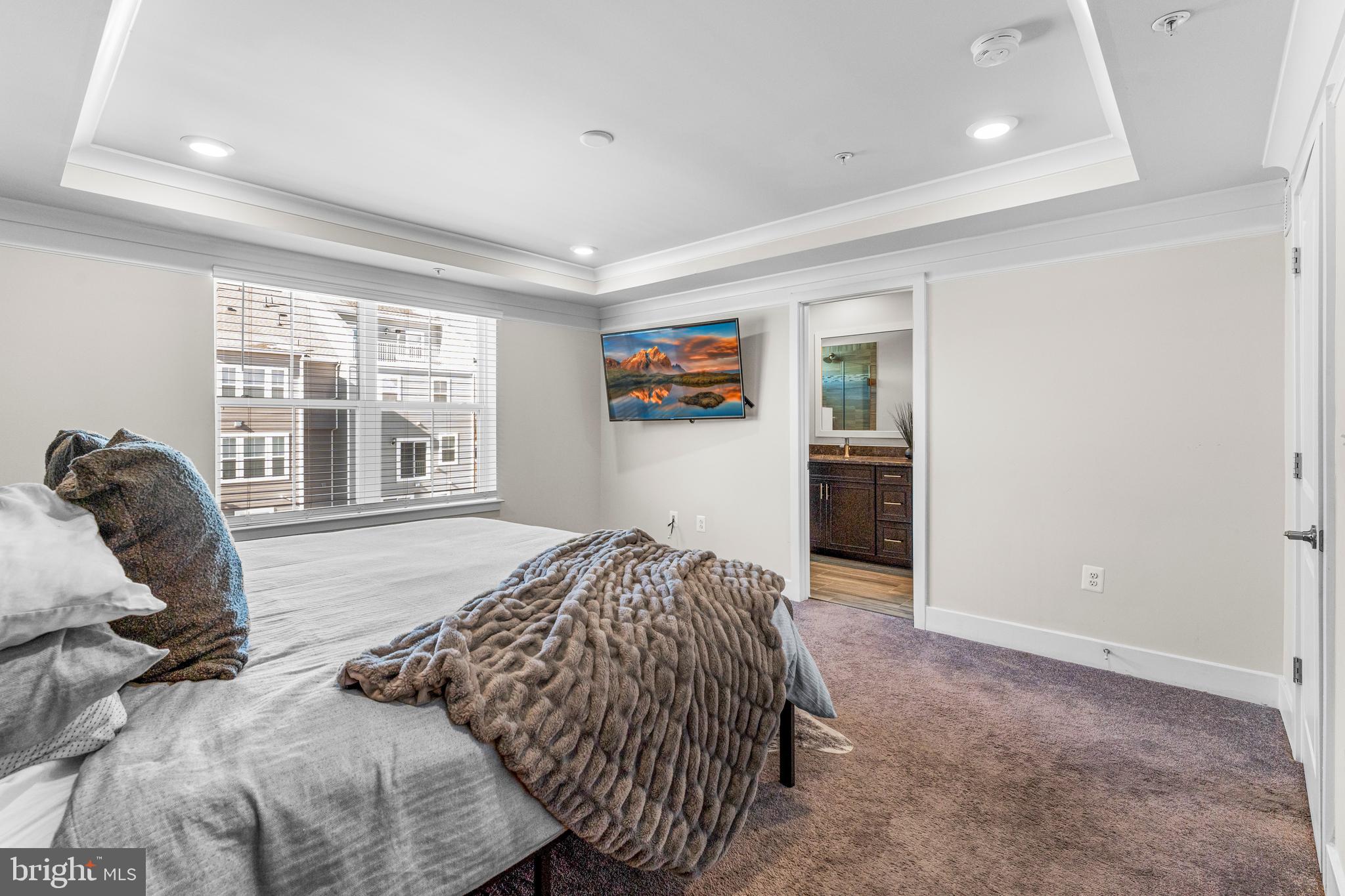 WHITE PLAINS - Residential