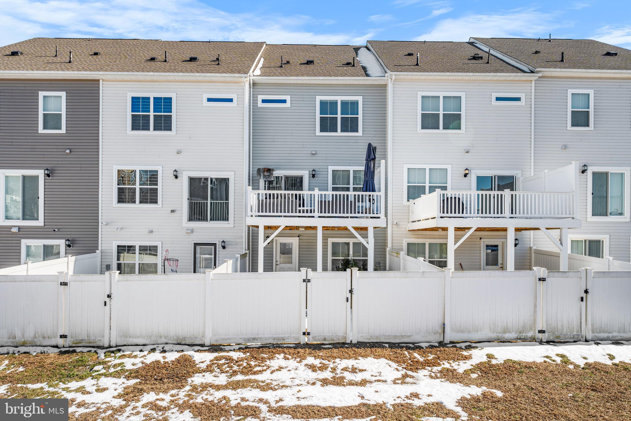 WHITE PLAINS - Residential