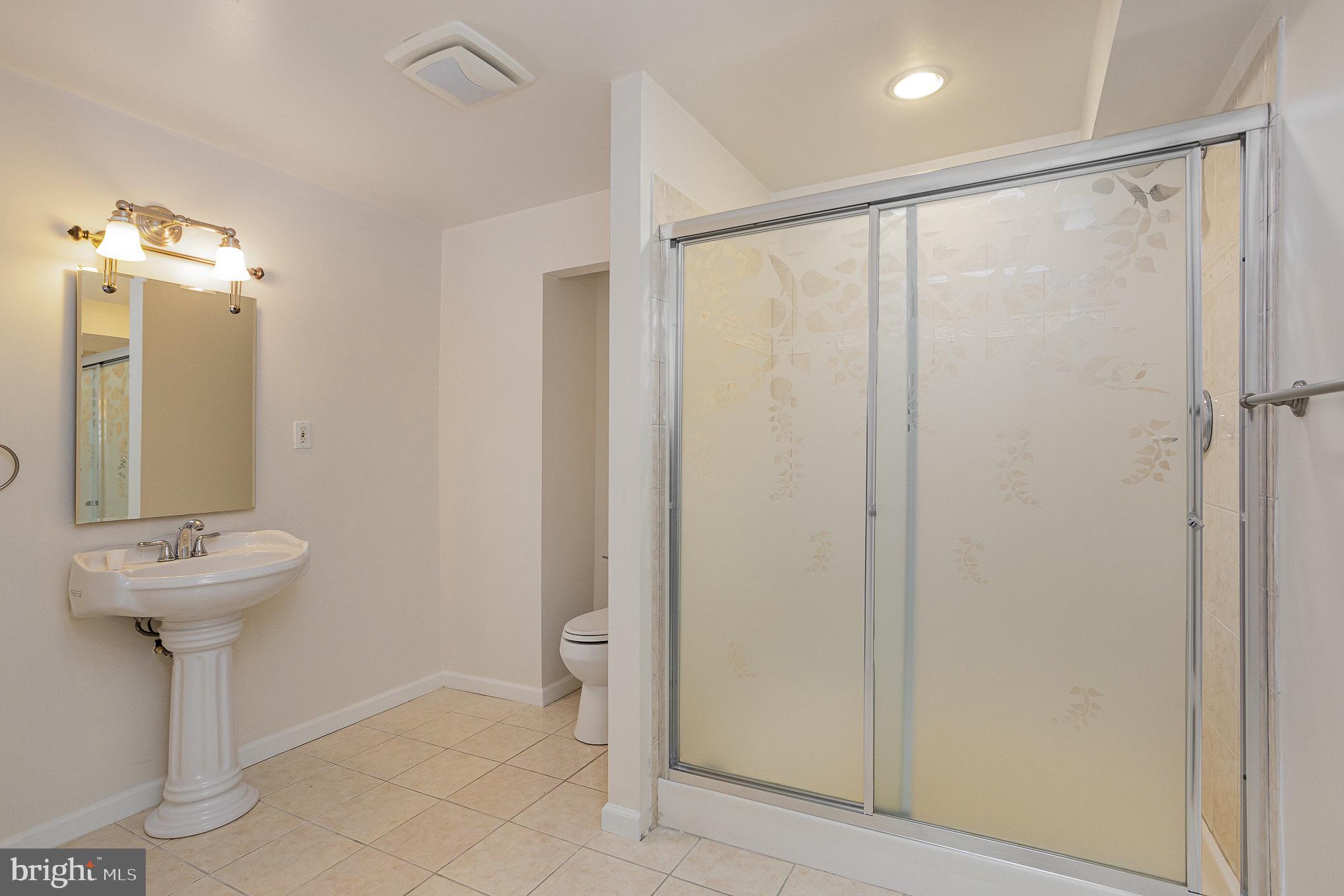 LOGANS RUN - Residential