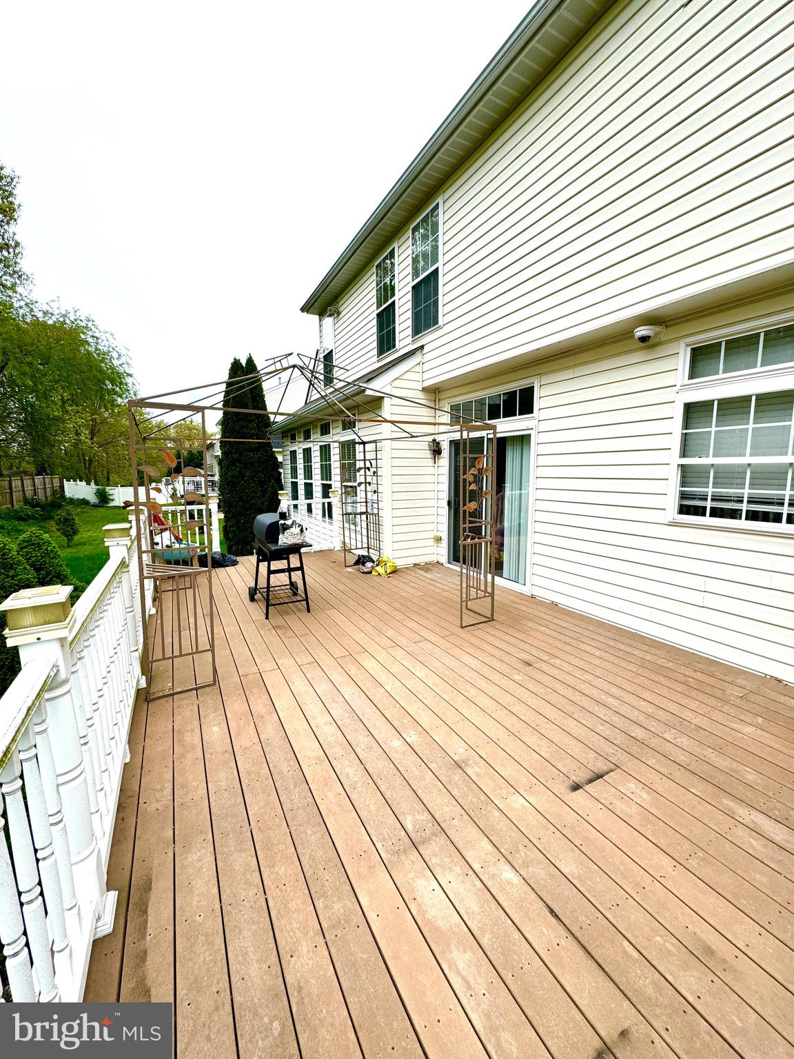 LOGANS RUN - Residential