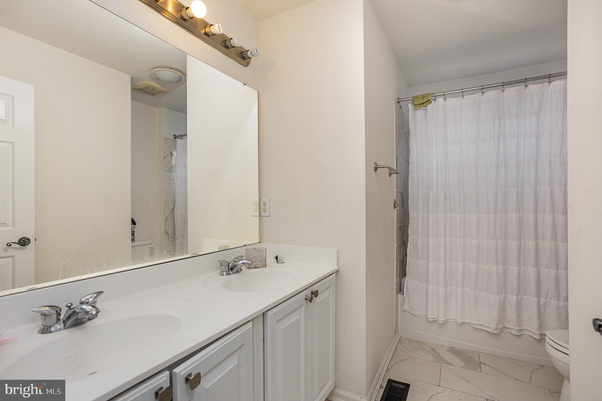 LOGANS RUN - Residential