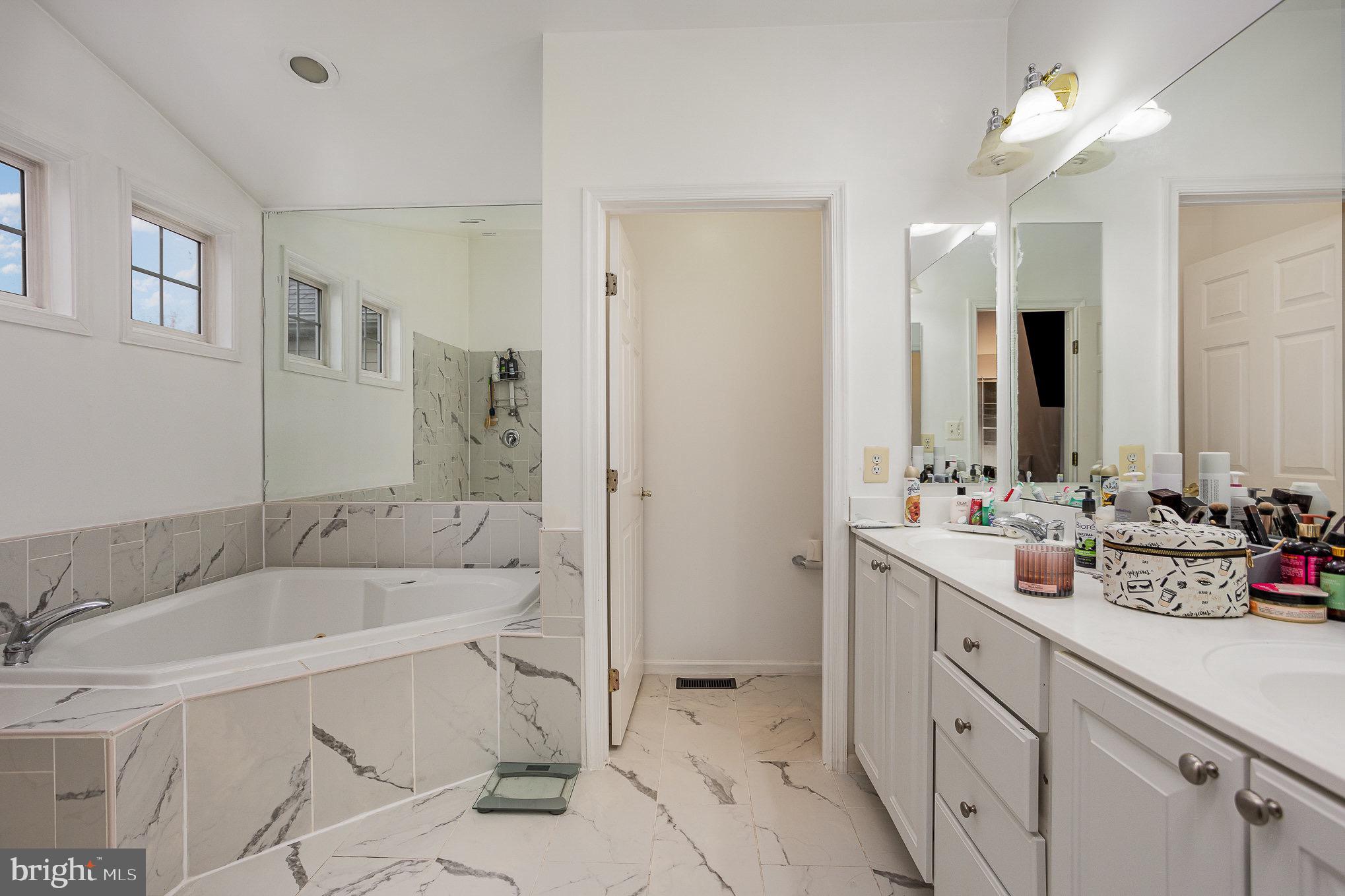 LOGANS RUN - Residential