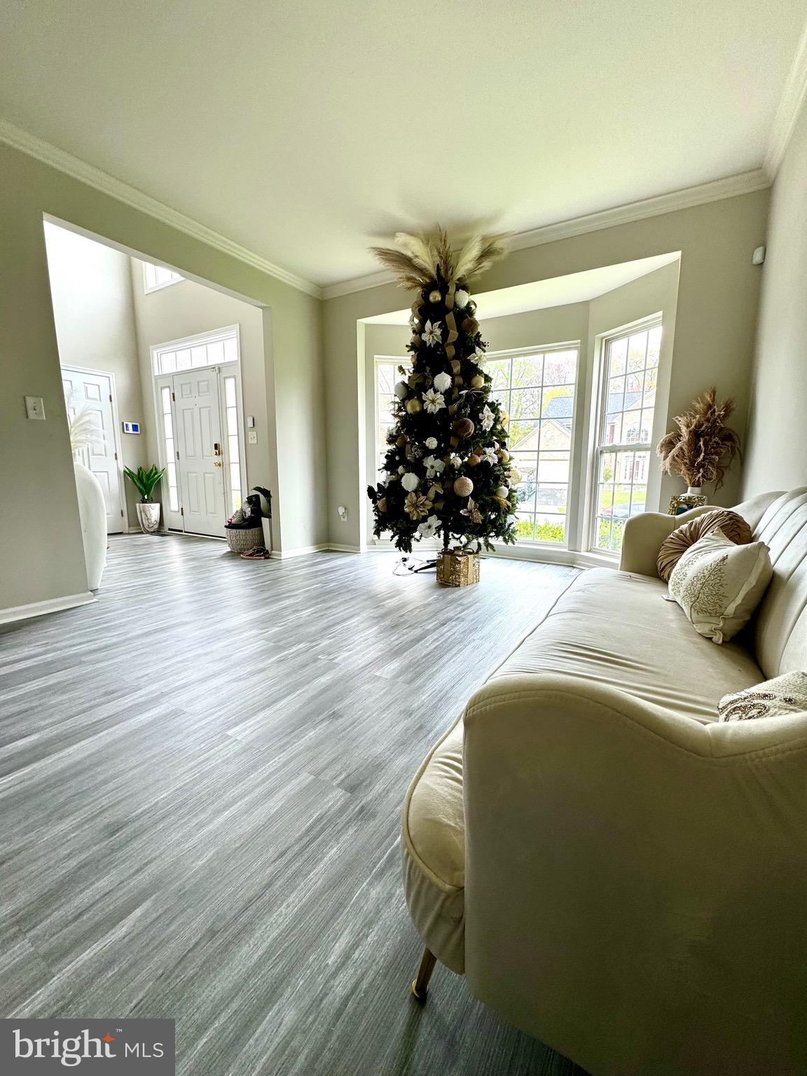 LOGANS RUN - Residential