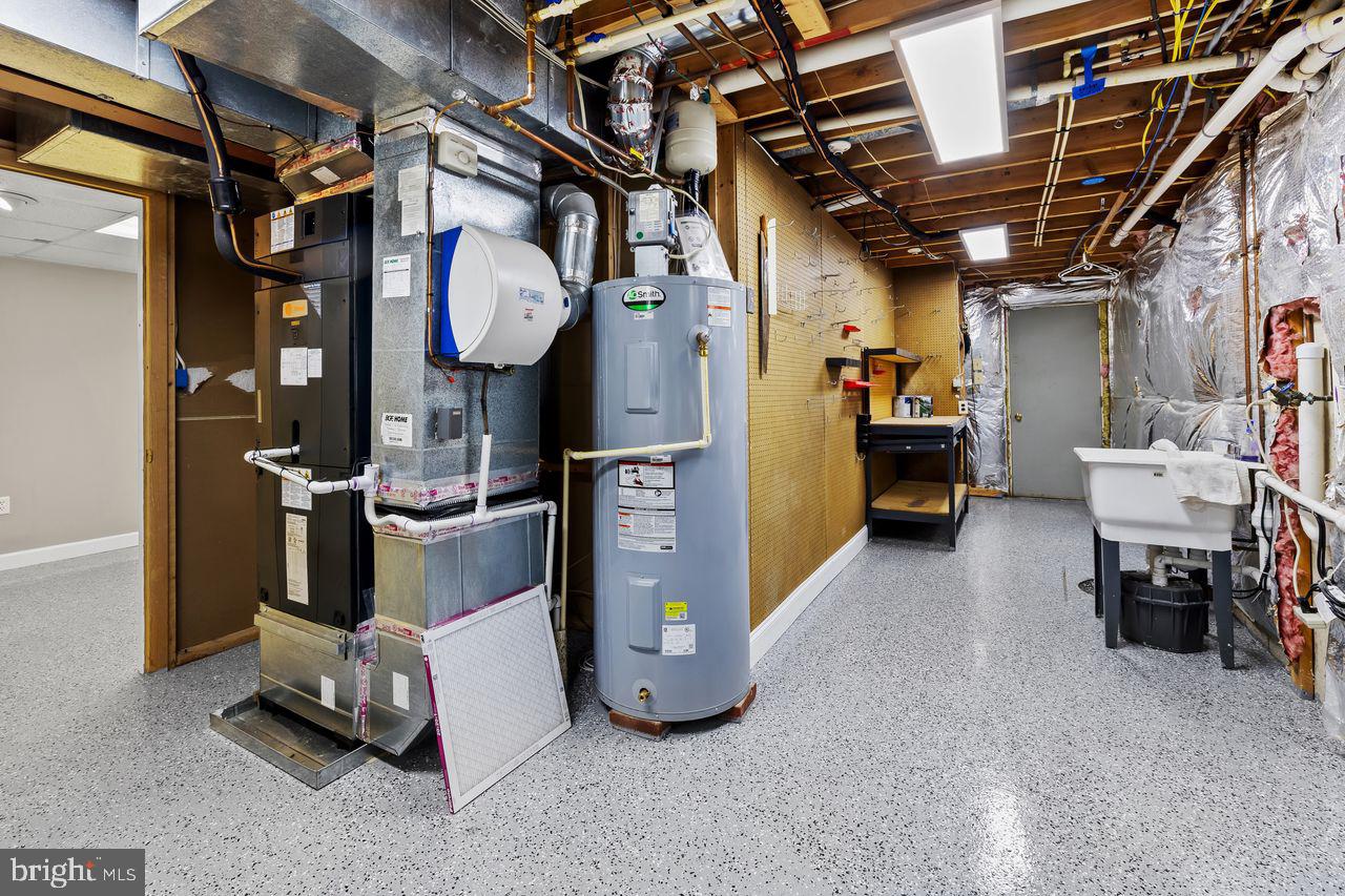 ELBRIDGE ESTATES - Residential