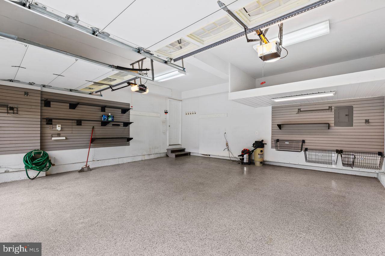 ELBRIDGE ESTATES - Residential