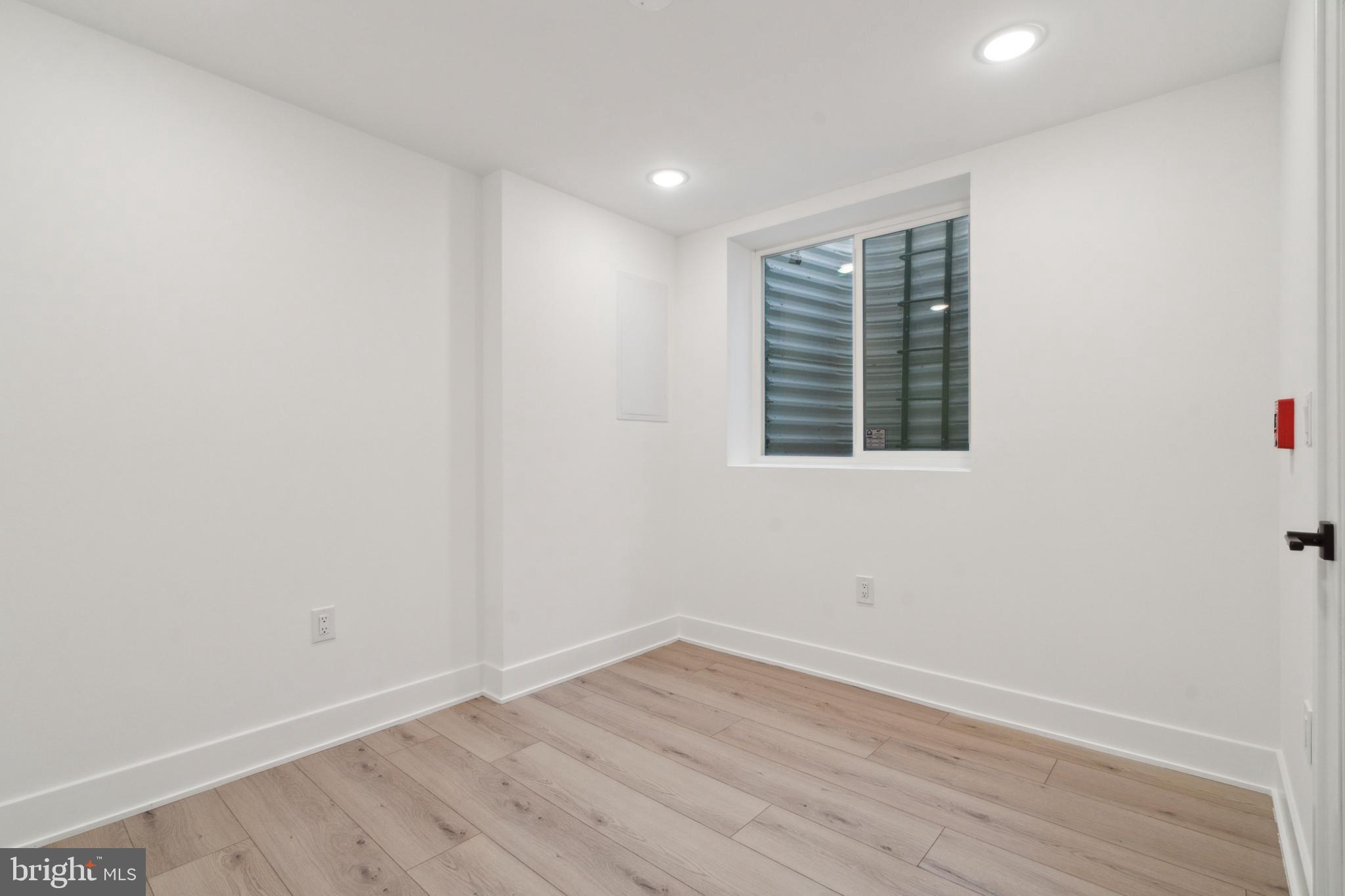 POINT BREEZE - Residential Lease