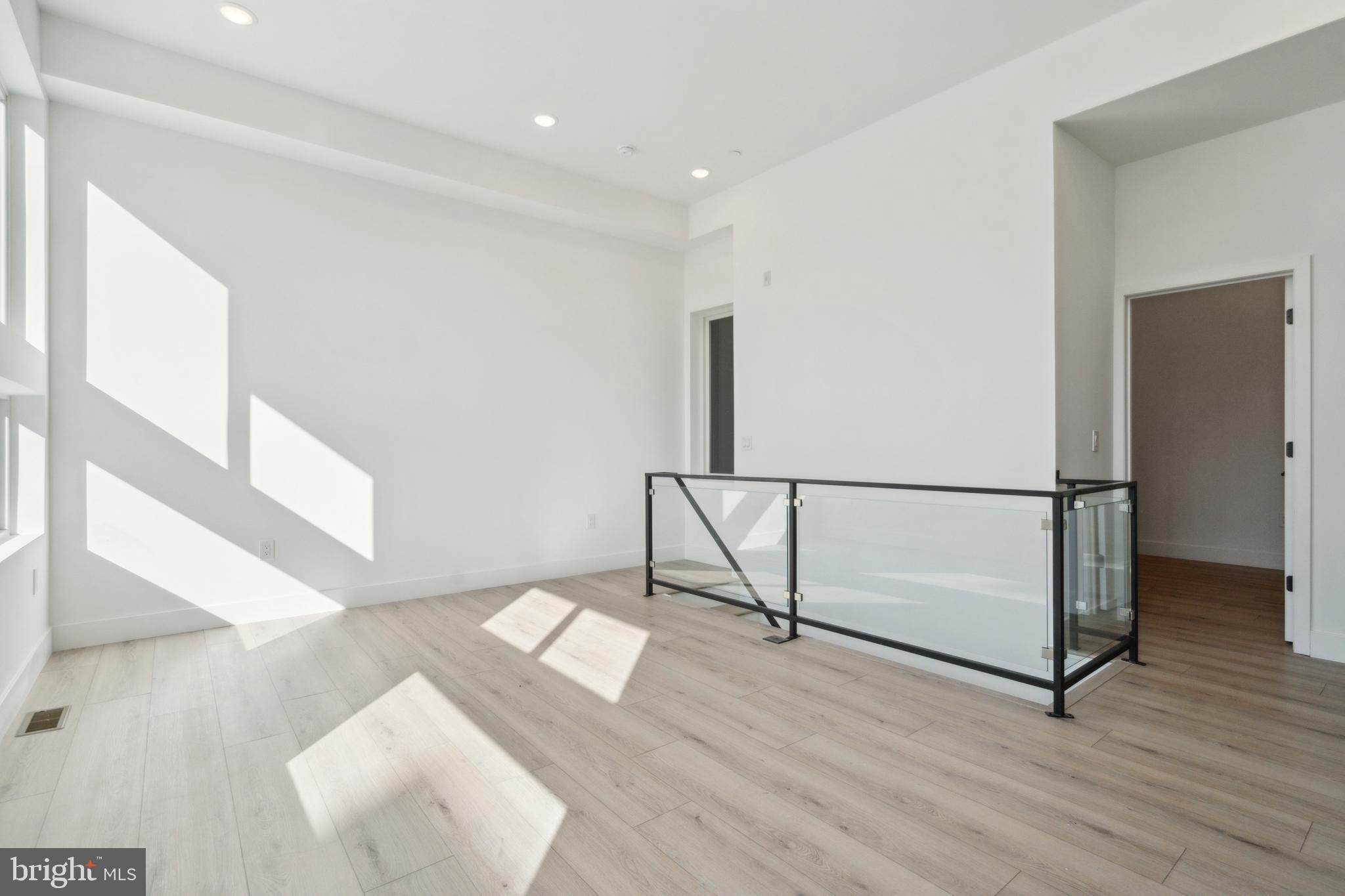 POINT BREEZE - Residential Lease