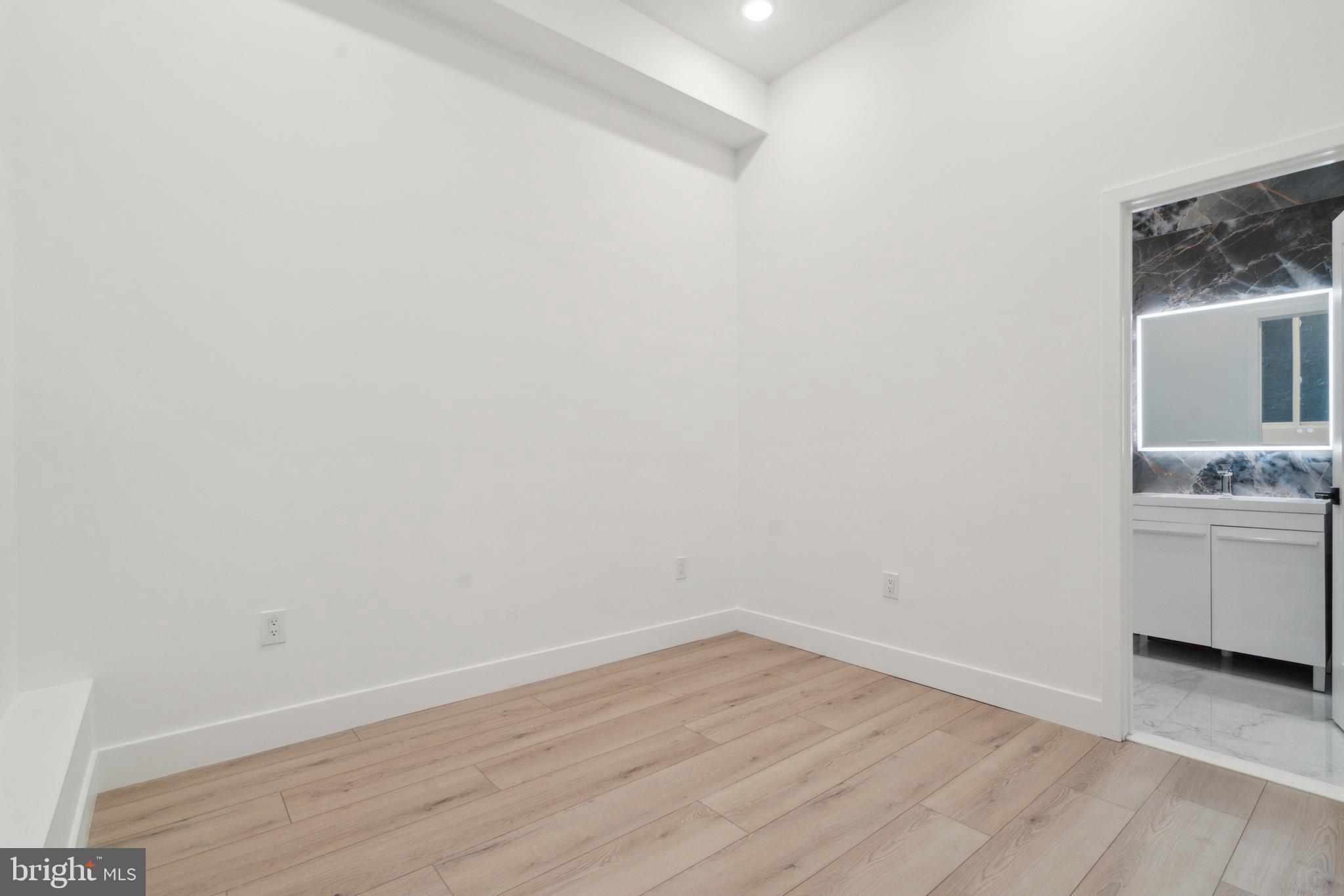 POINT BREEZE - Residential Lease