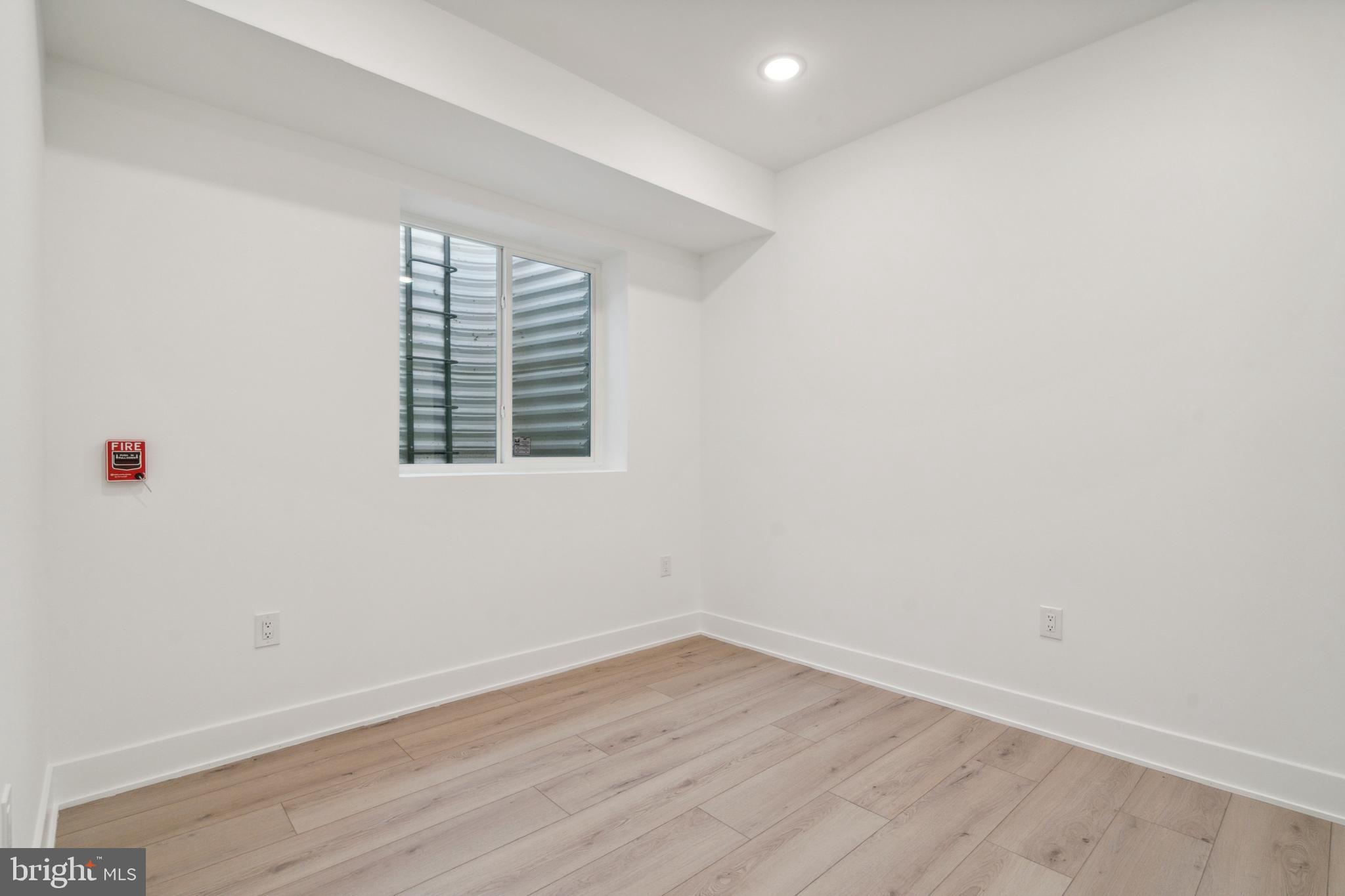 POINT BREEZE - Residential Lease