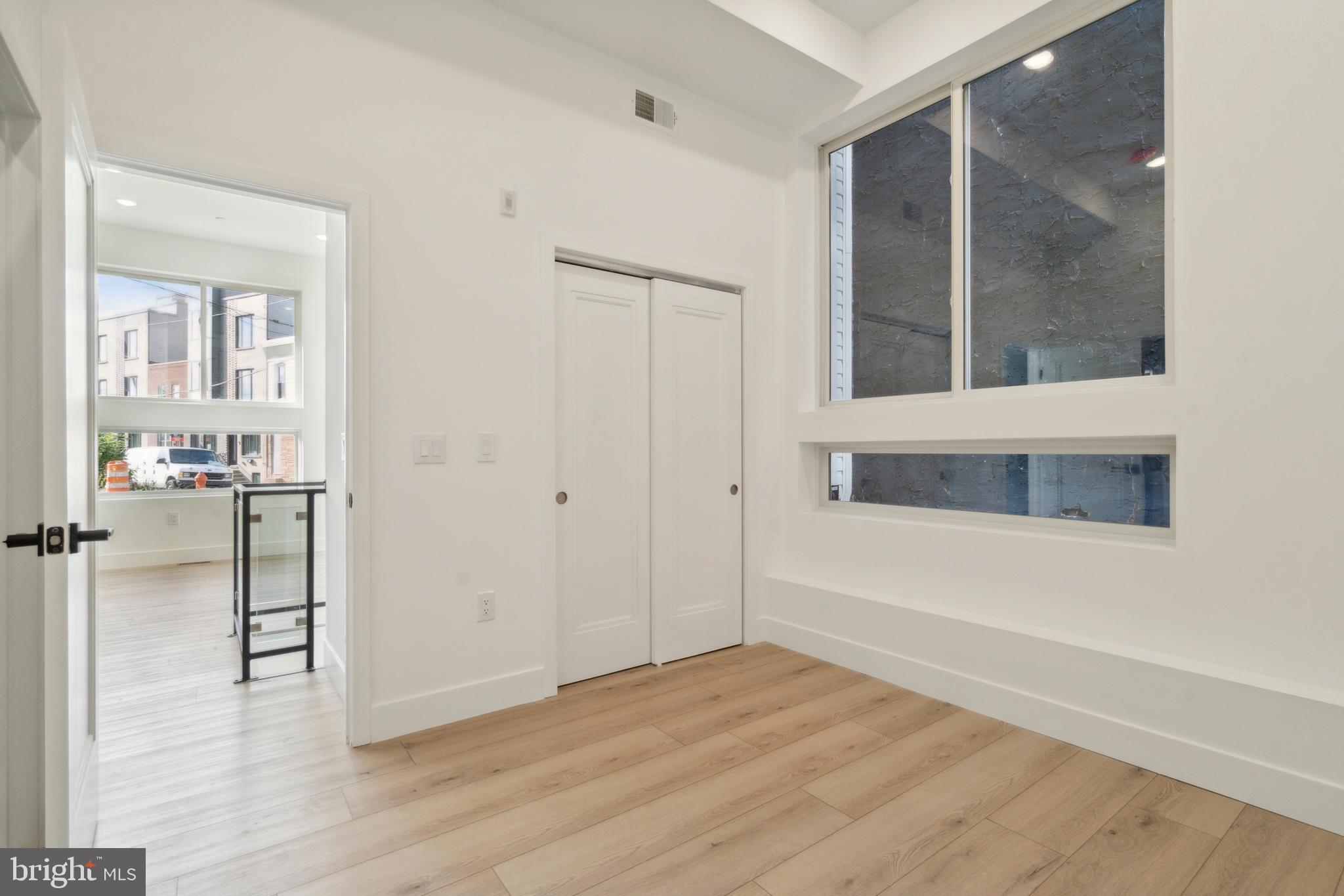 POINT BREEZE - Residential Lease