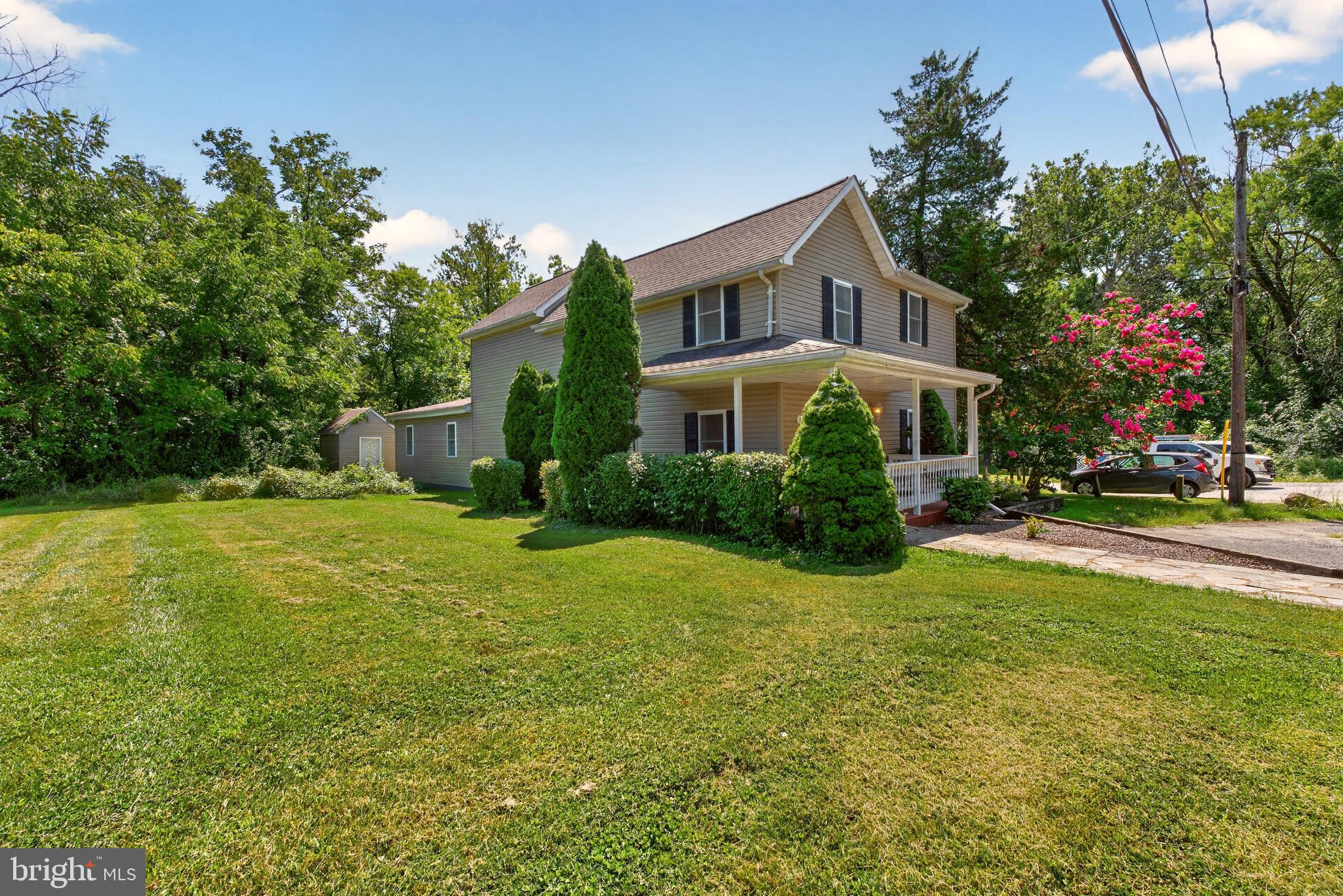 1423 SCHOOL LANE