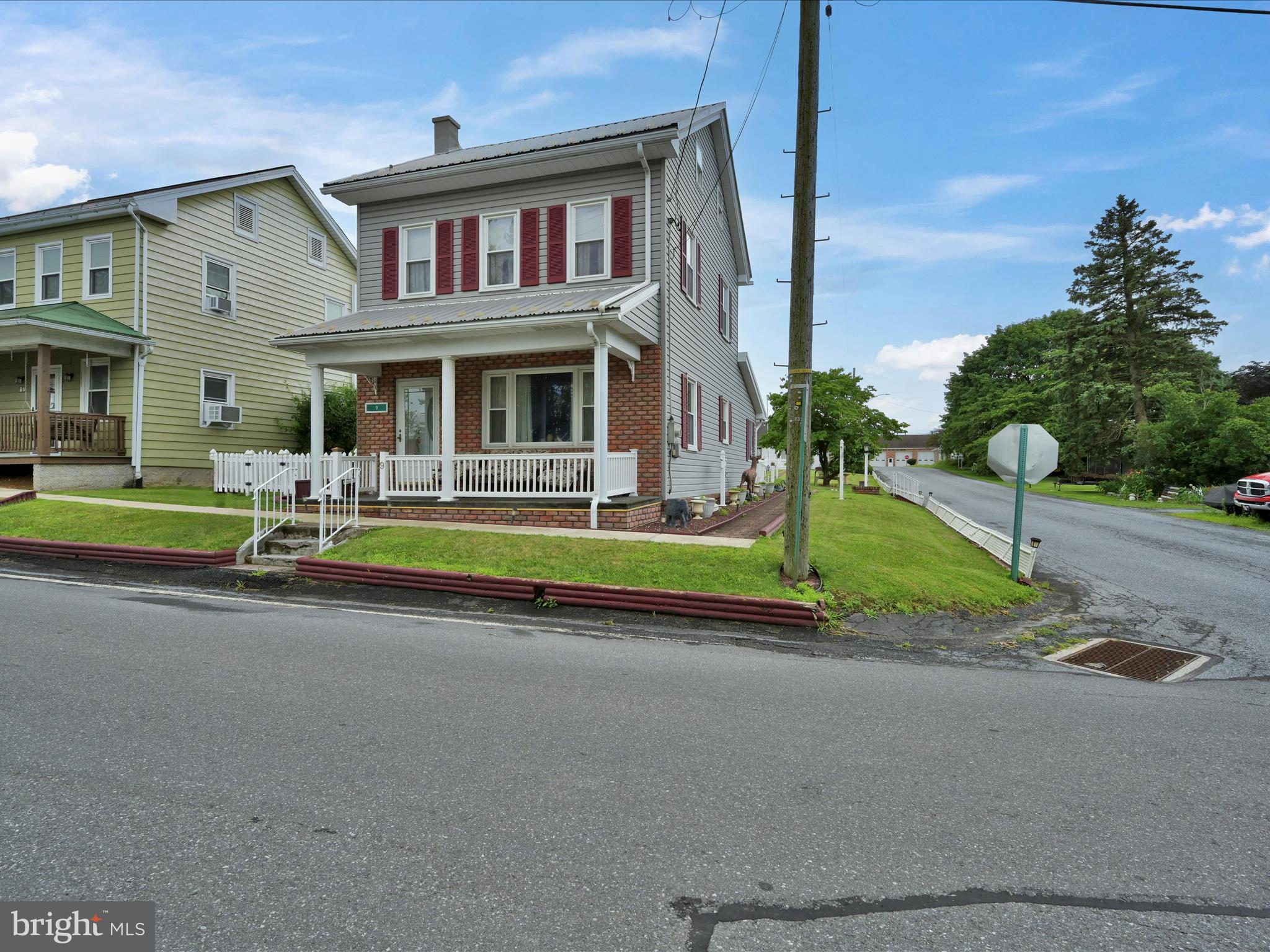 9 W MARKET STREET