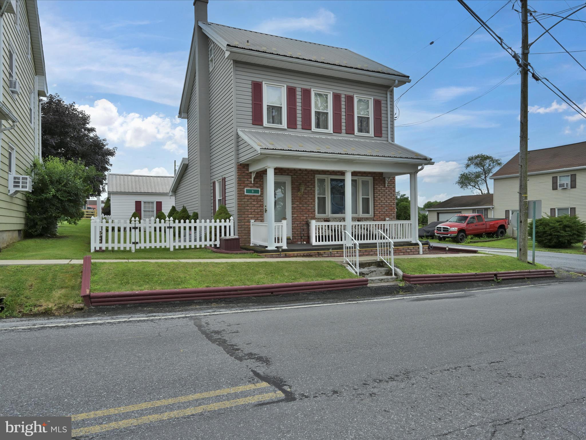 9 W MARKET STREET