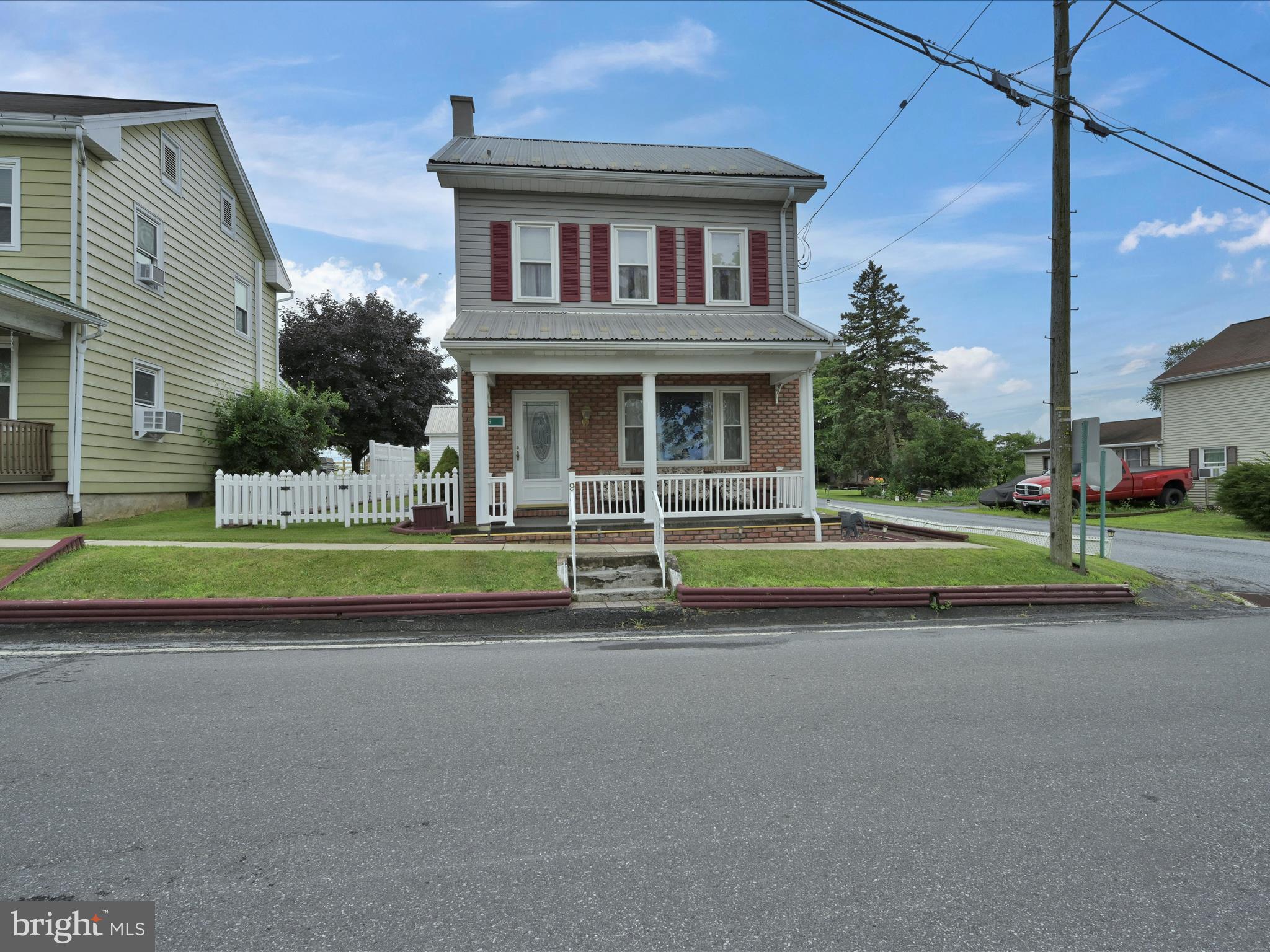 9 W MARKET STREET