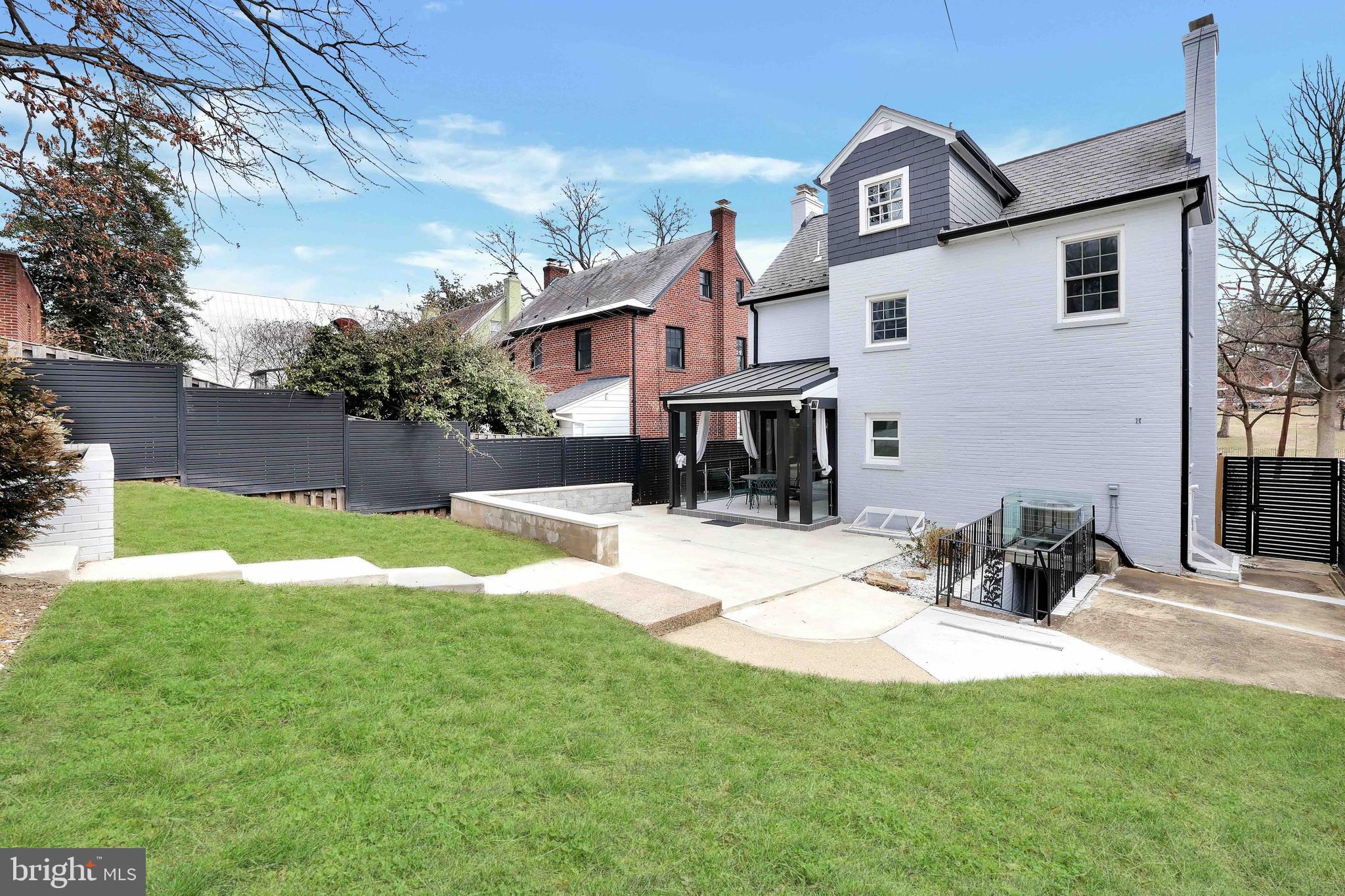CRESTWOOD - Residential Lease