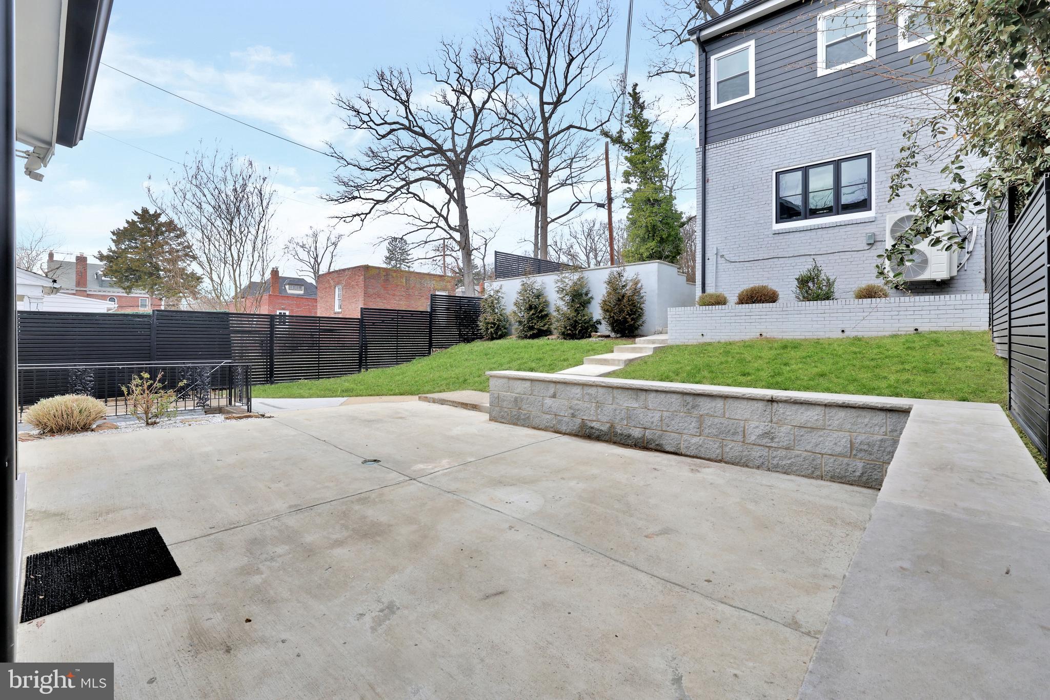 CRESTWOOD - Residential Lease