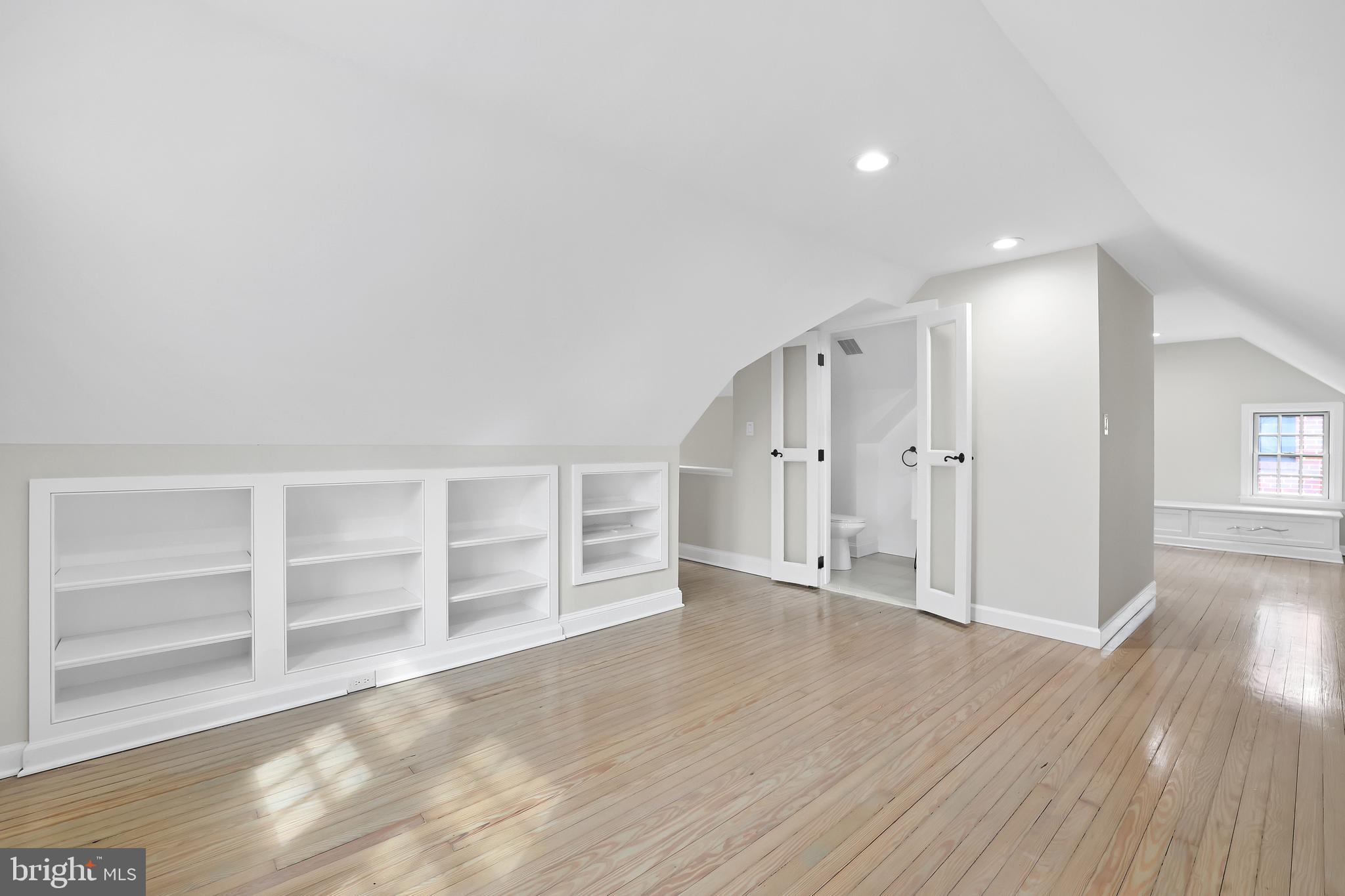 CRESTWOOD - Residential Lease
