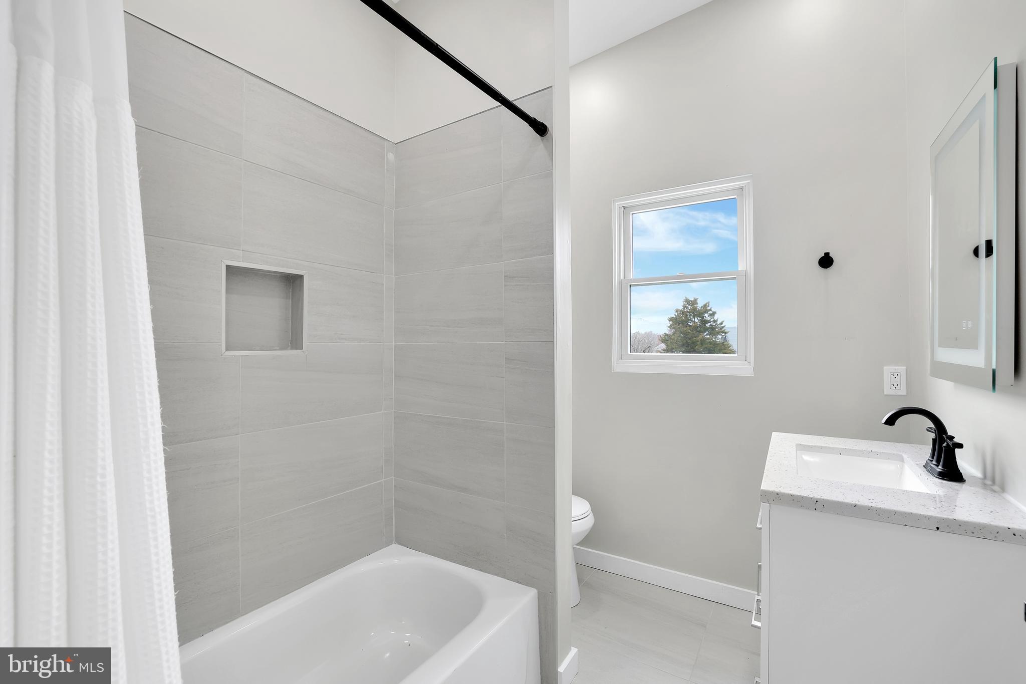 CRESTWOOD - Residential Lease