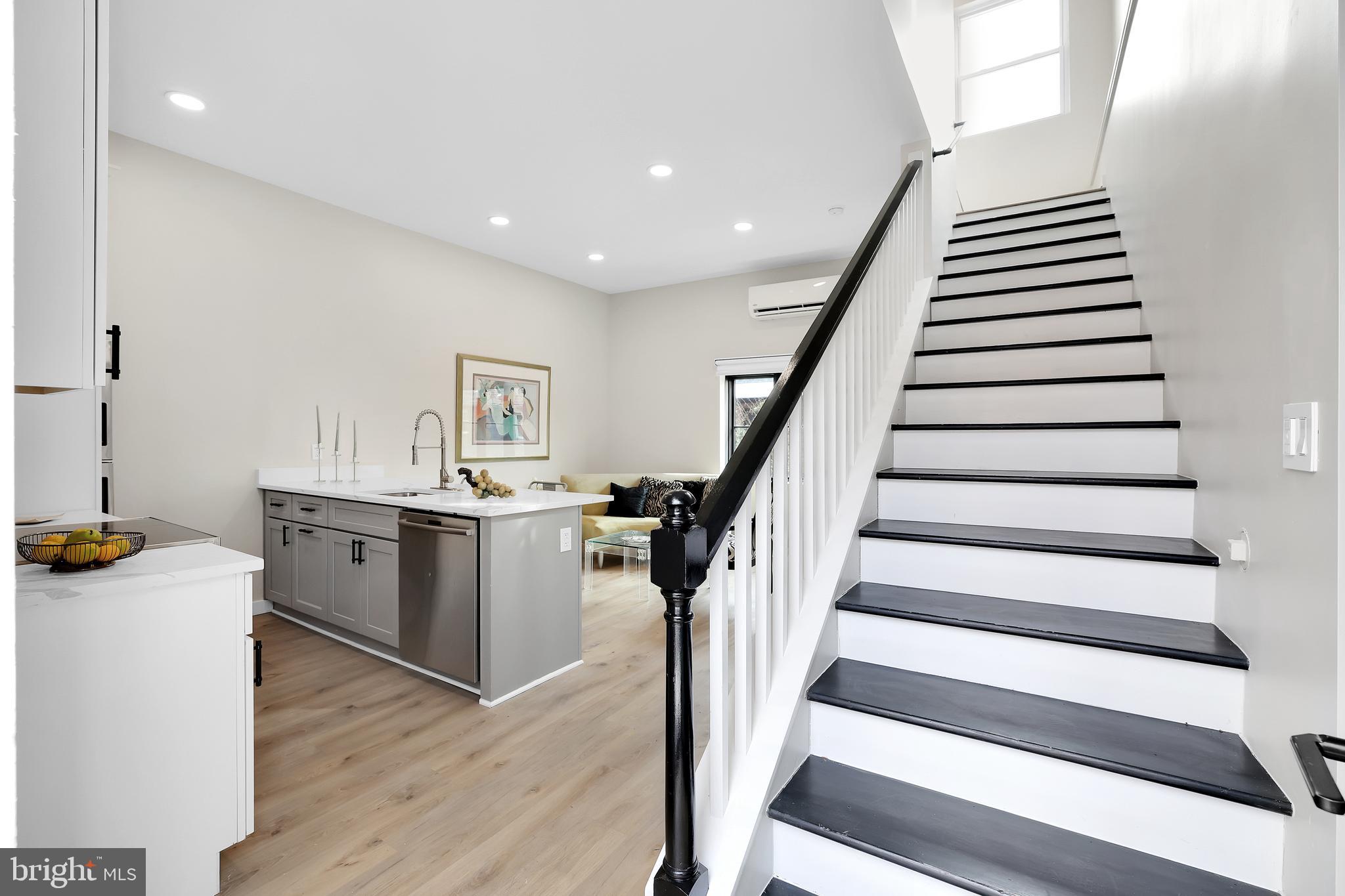 CRESTWOOD - Residential Lease