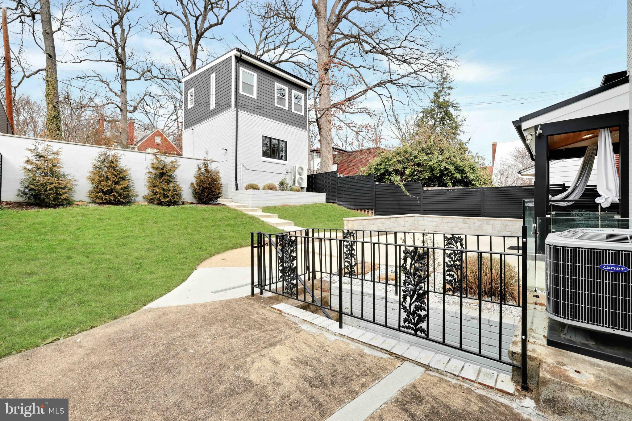 CRESTWOOD - Residential Lease