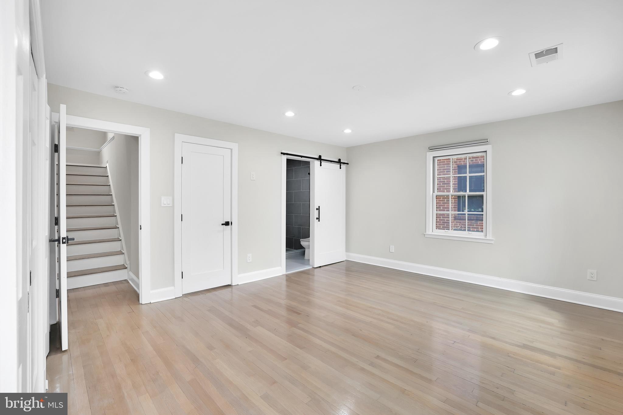CRESTWOOD - Residential Lease