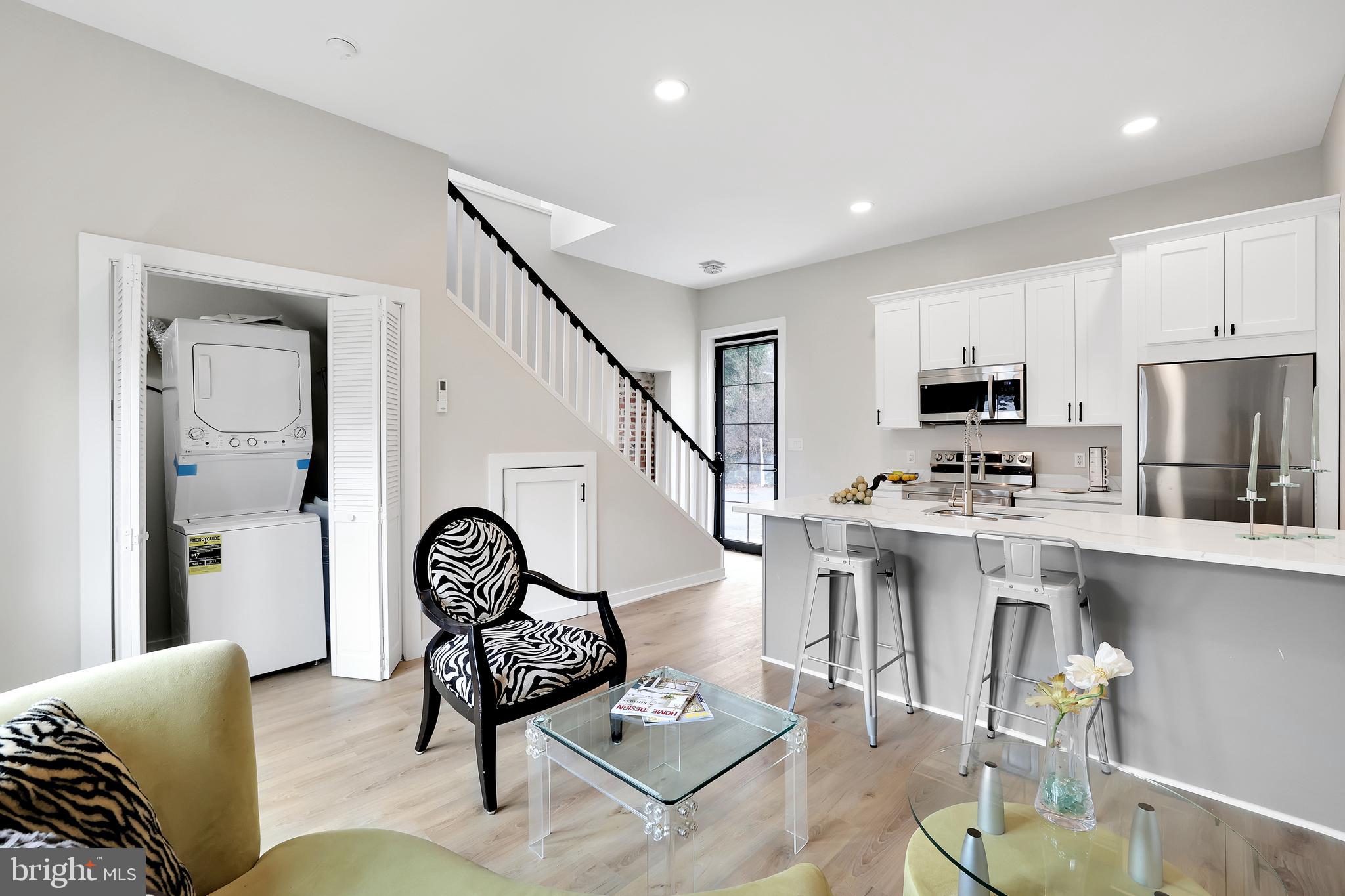 CRESTWOOD - Residential Lease