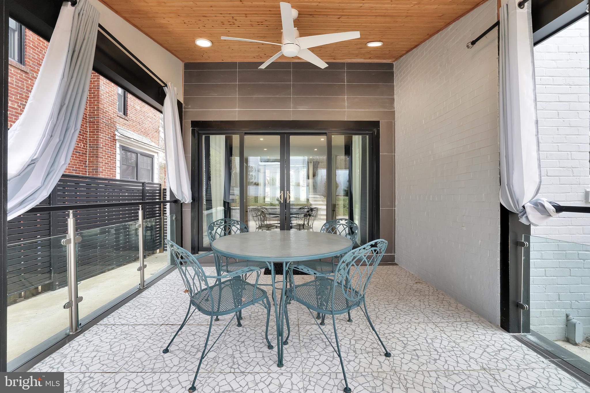CRESTWOOD - Residential Lease