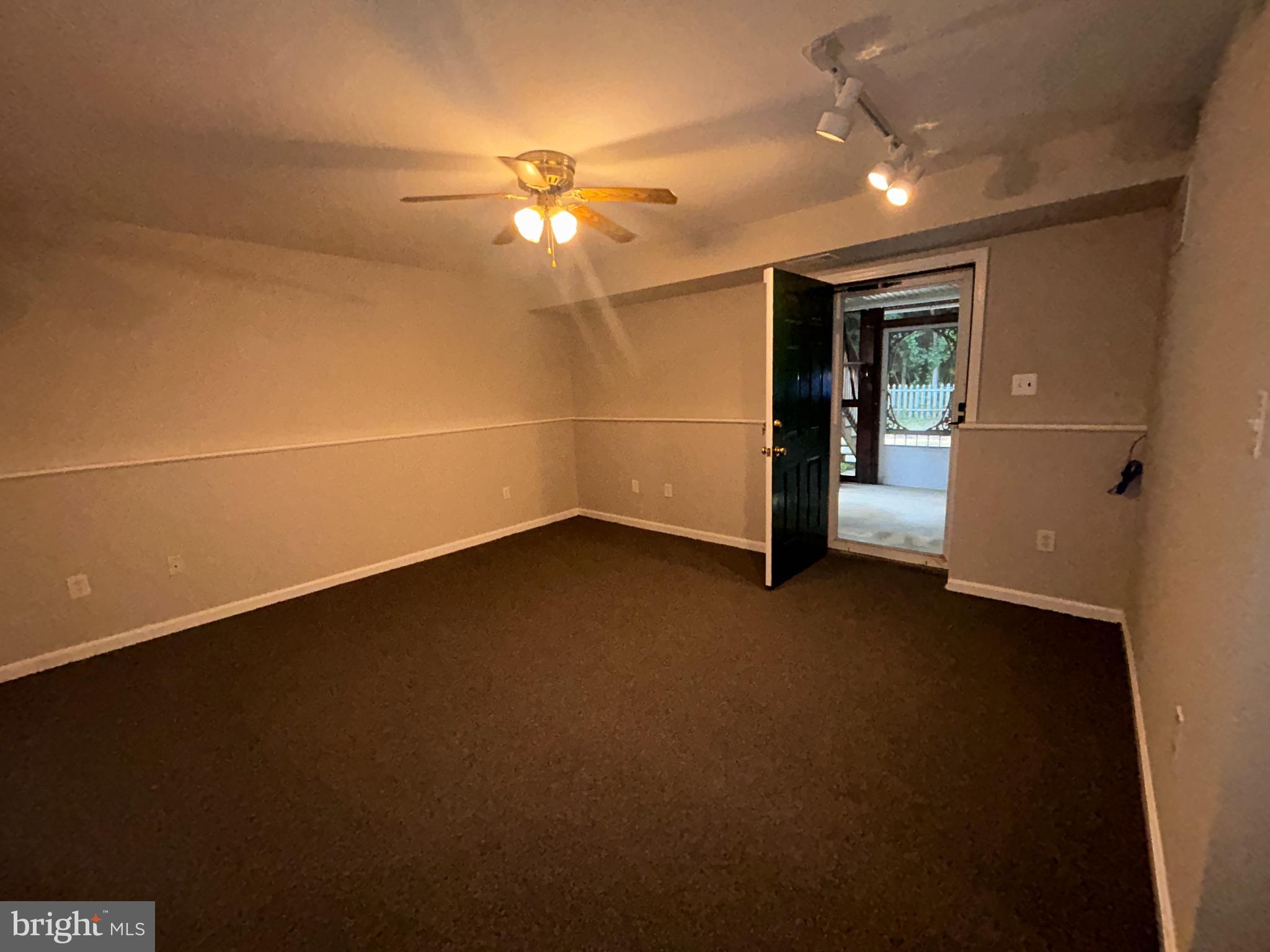 SENECA HARBOR - Residential