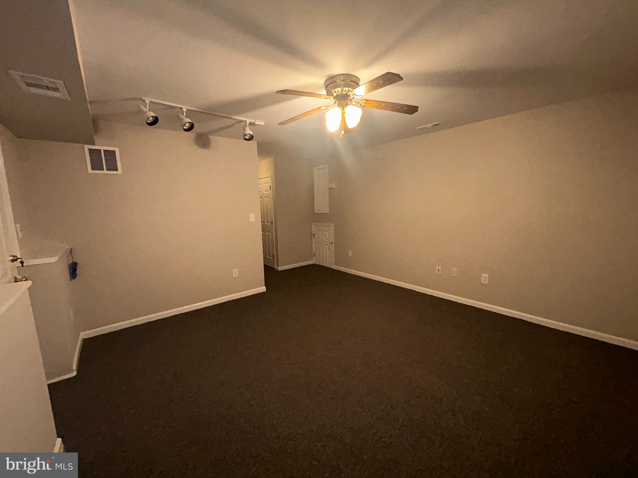 SENECA HARBOR - Residential