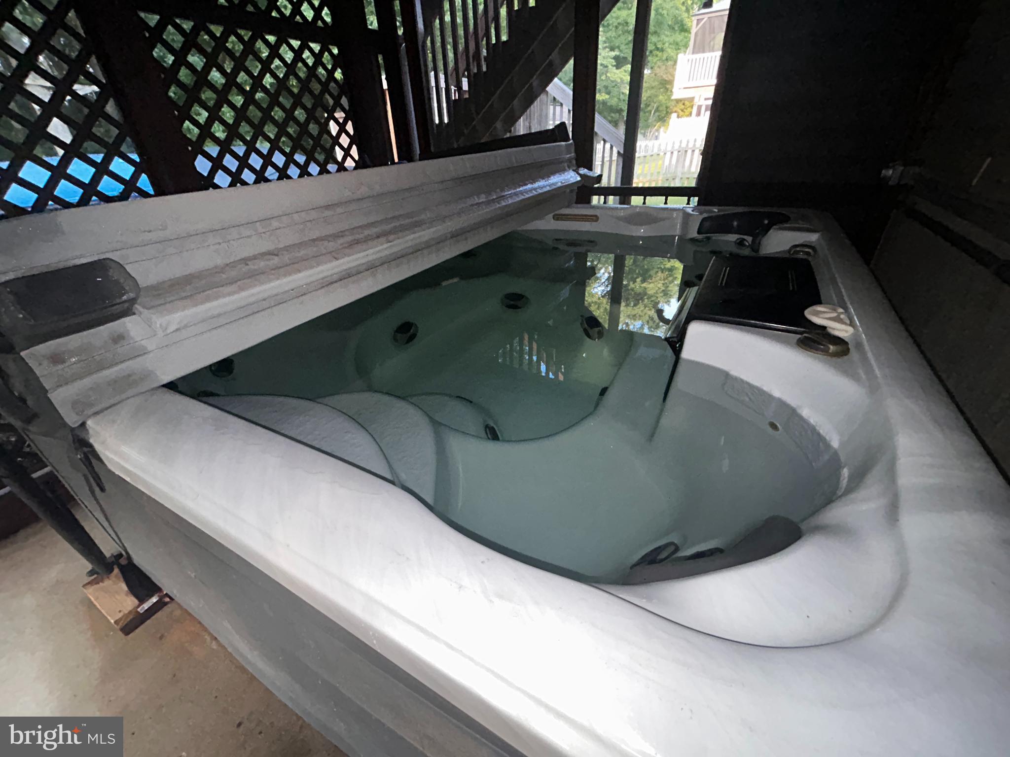 SENECA HARBOR - Residential