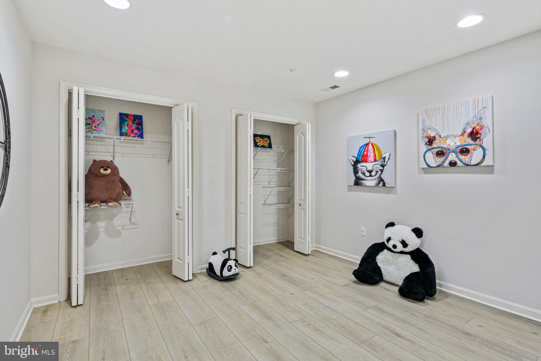 MDG CORPORATE CENTER - Residential