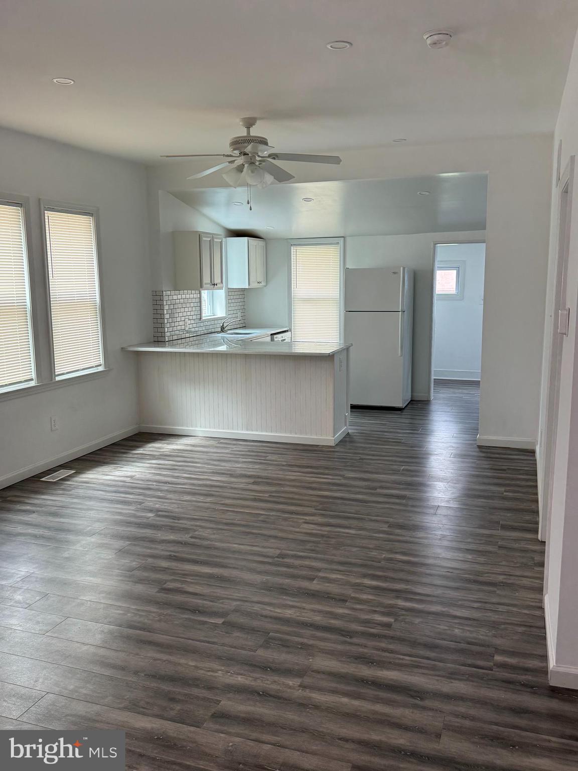 27 W COLLINGSWOOD AVENUE