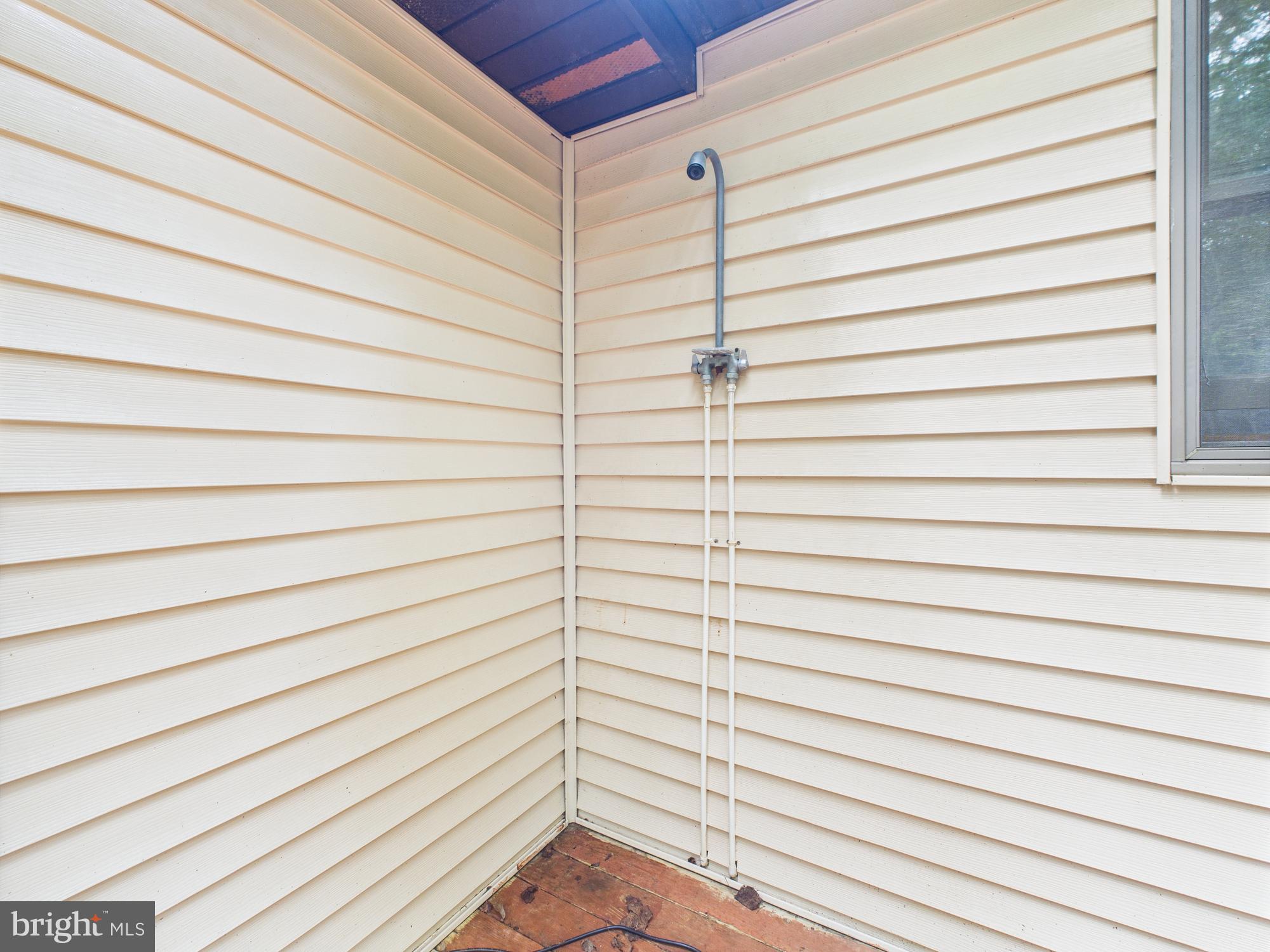 ANGOLA BY THE BAY - Residential