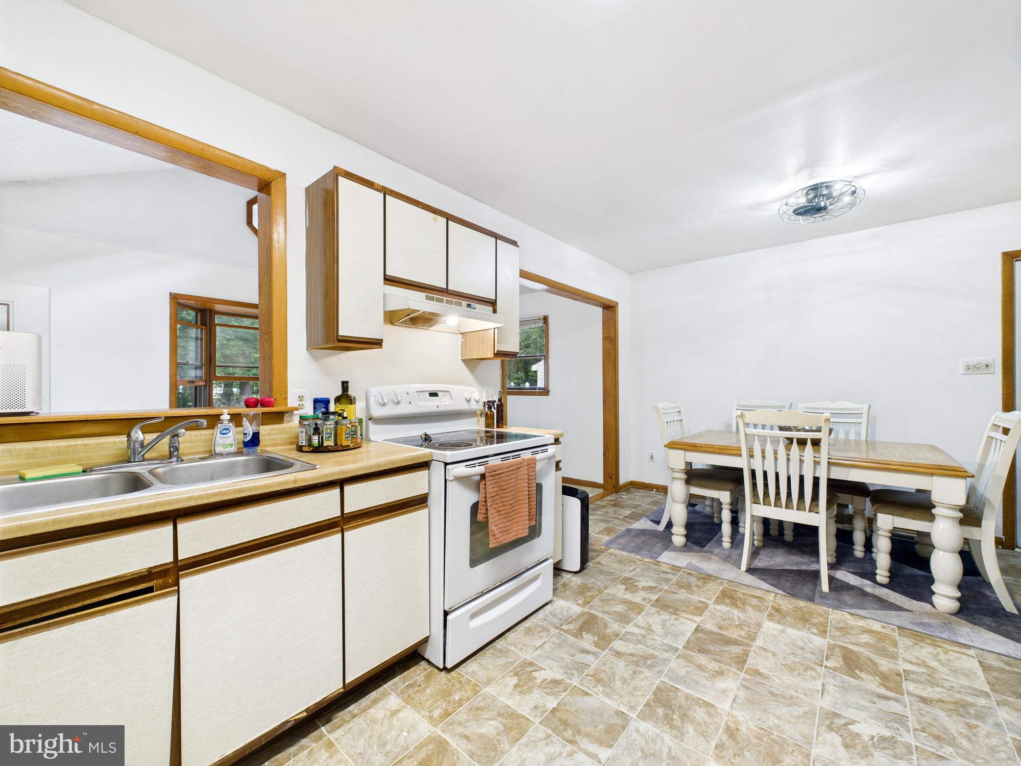 ANGOLA BY THE BAY - Residential