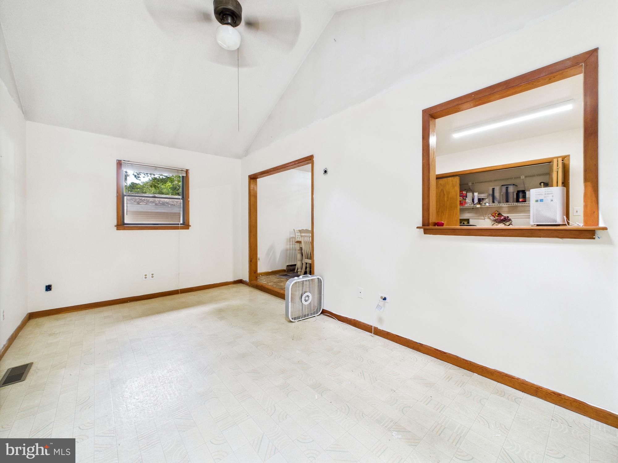 ANGOLA BY THE BAY - Residential