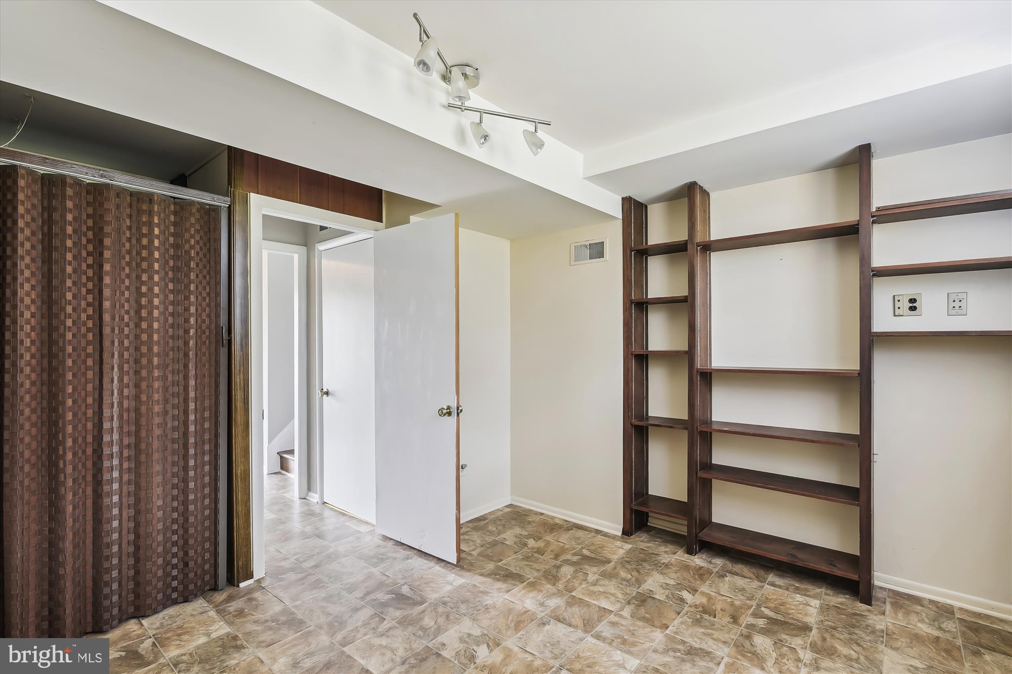 GLEN BURNIE PARK - Residential