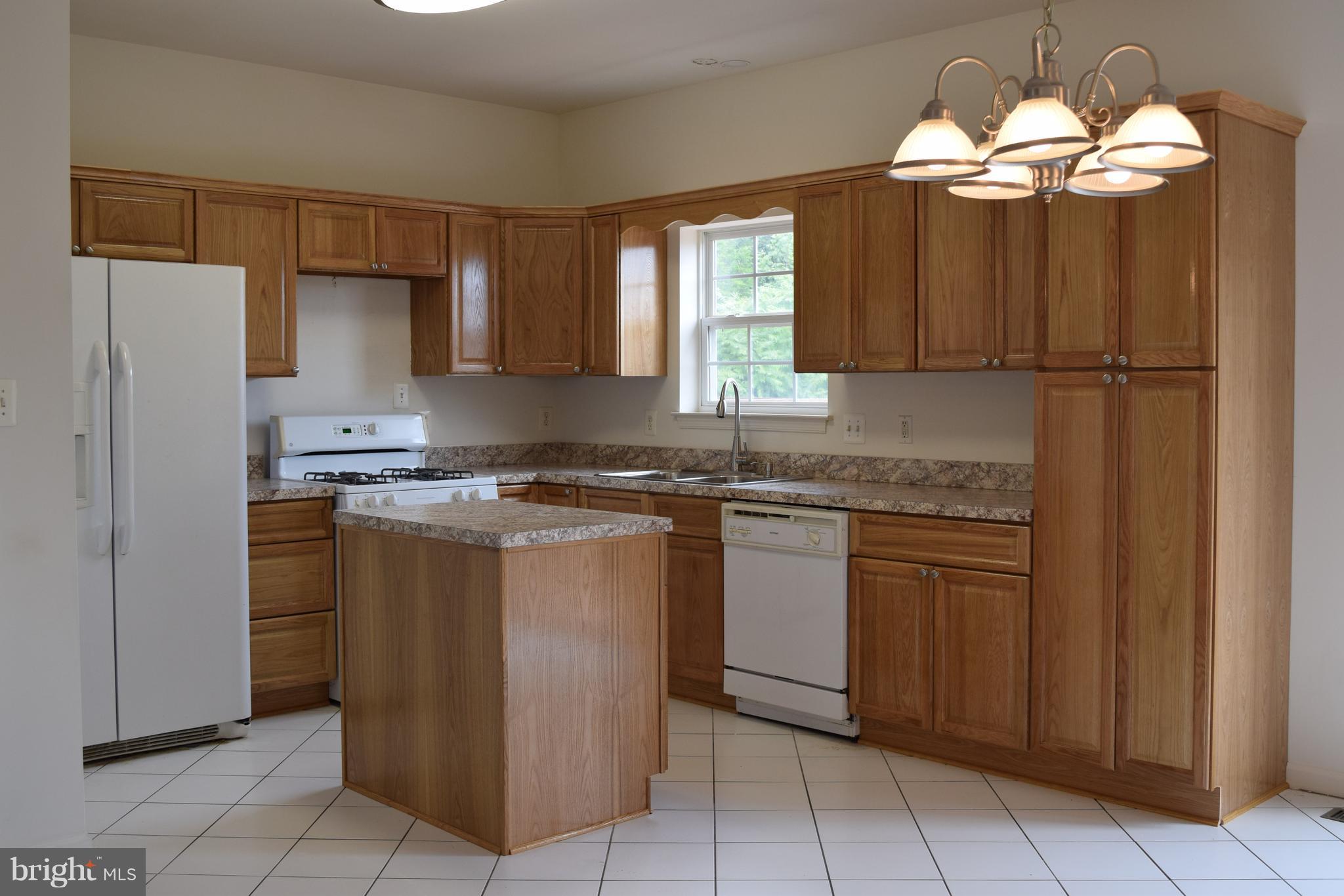 UNIVERISTY CENTER - Residential Lease