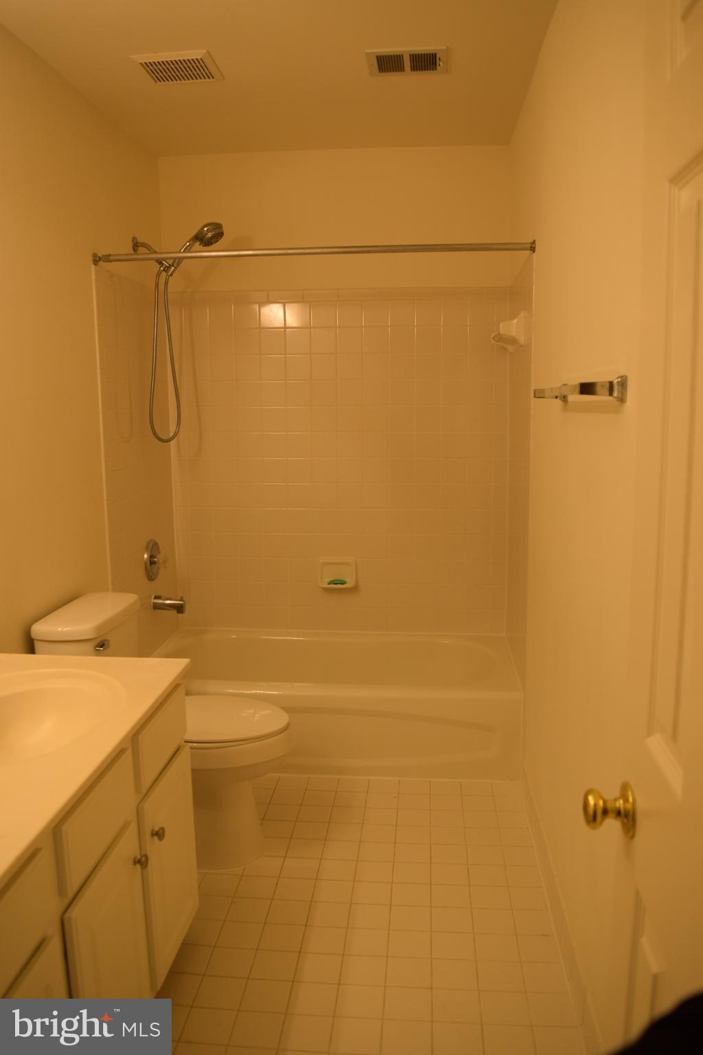 UNIVERISTY CENTER - Residential Lease