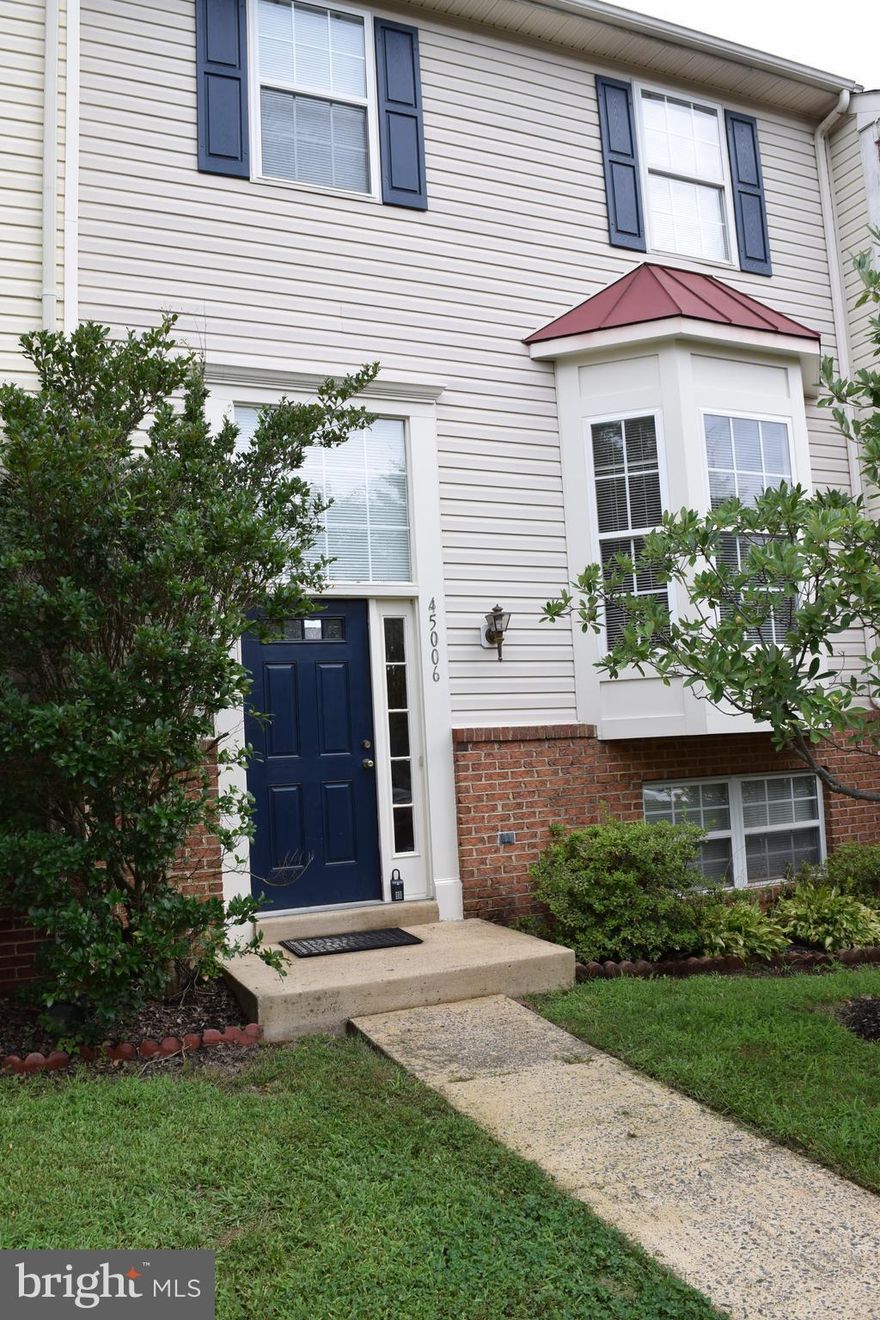 WELCOME HOME! BEAUTIFUL 1700 + SQ FT TOWN HOME IN UNIVERSITY CENTER . RECENTLY RENOVATED KITCHEN, CARPETING. THIS HOME OFFERS THREE FINISHED LEVELS. 3 BEDROOMS, 2.5 BATHS, FINISHED BASEMENT WITH  WALK OUT TO THE REAR YARD, ASSIGNED PARKING.. DON'T MISS THIS GREAT HOME. **NO PETS ALLOWED** THIS PROPERTY IS TO BE LEASED FOR 24+  MONTHS.
