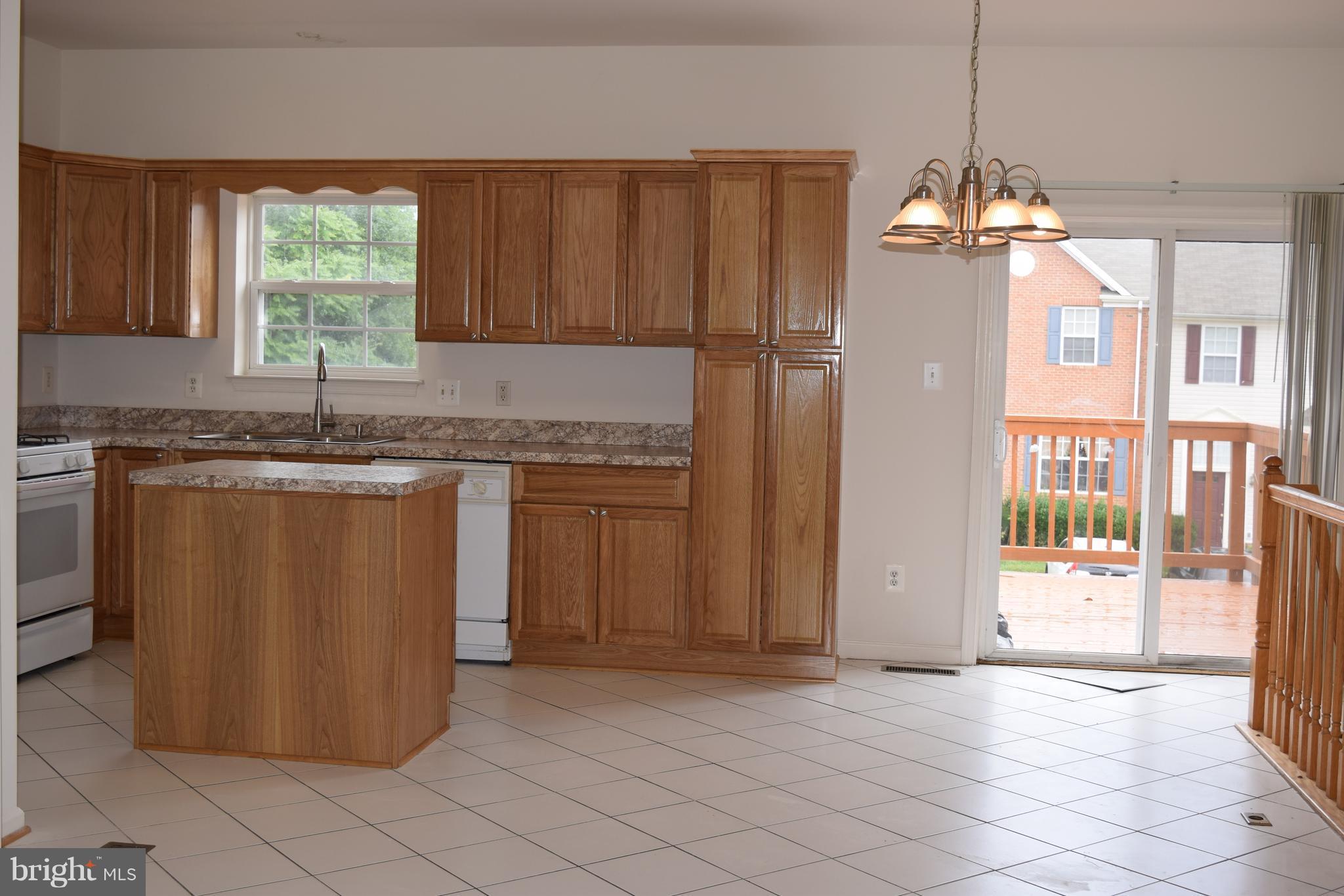 UNIVERISTY CENTER - Residential Lease