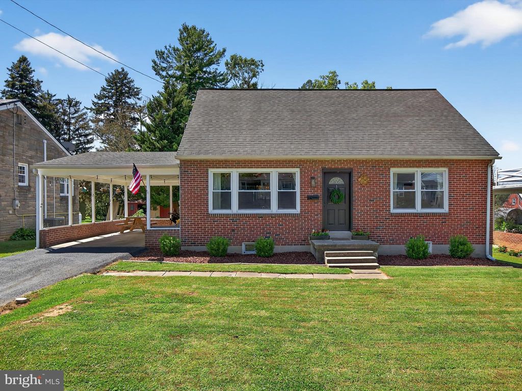 Photo of 258 Hawthorne Drive, LANCASTER, PA 17603 (MLS # PALA2074620)