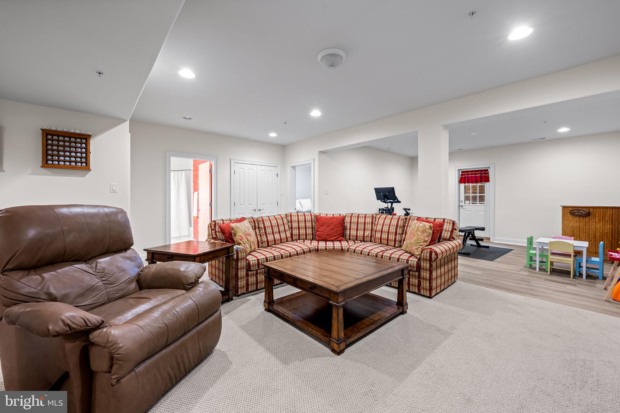 CLOISTERS AT CHARLES III - Residential